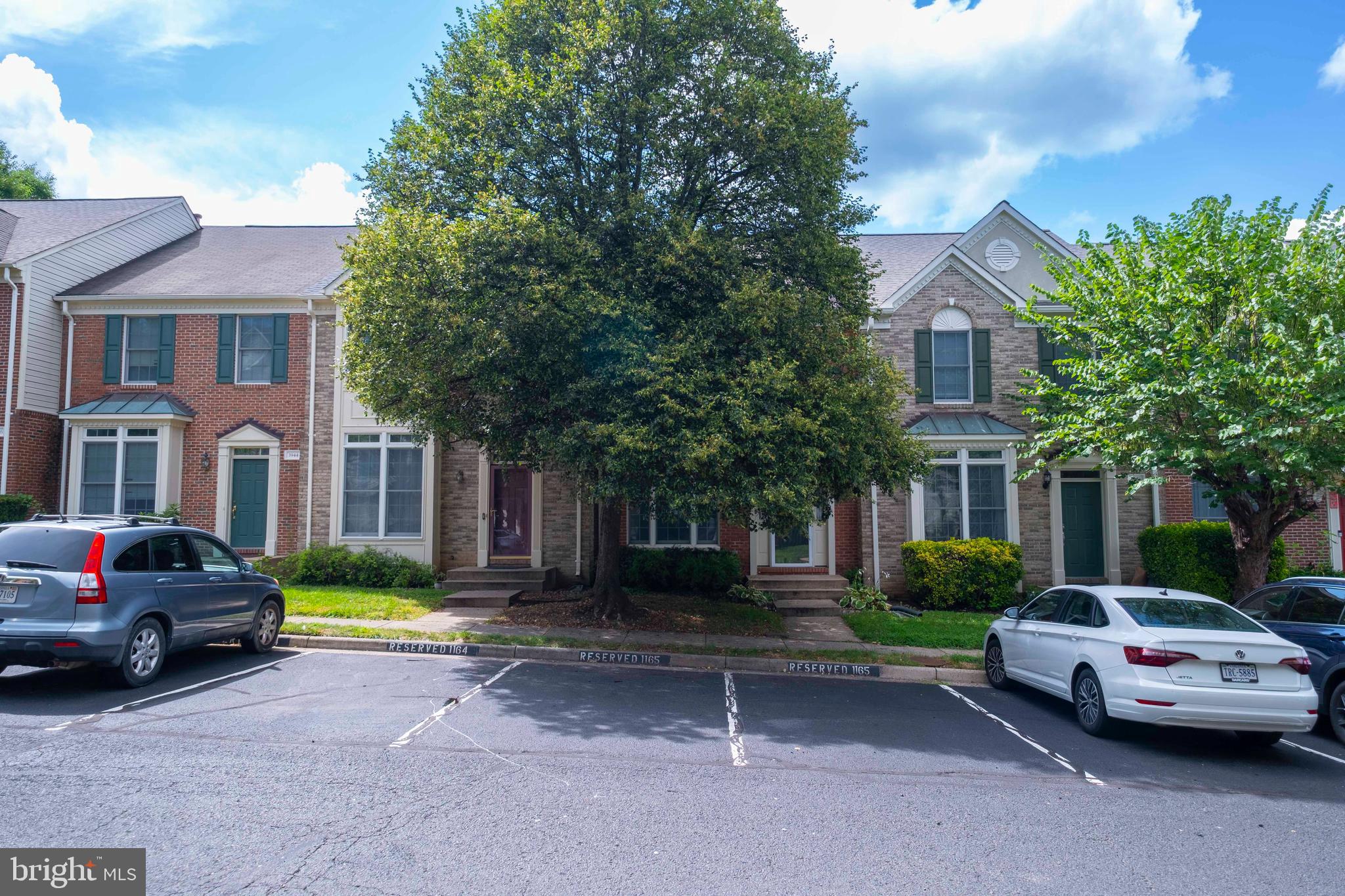 3940 KATHRYN JEAN COURT