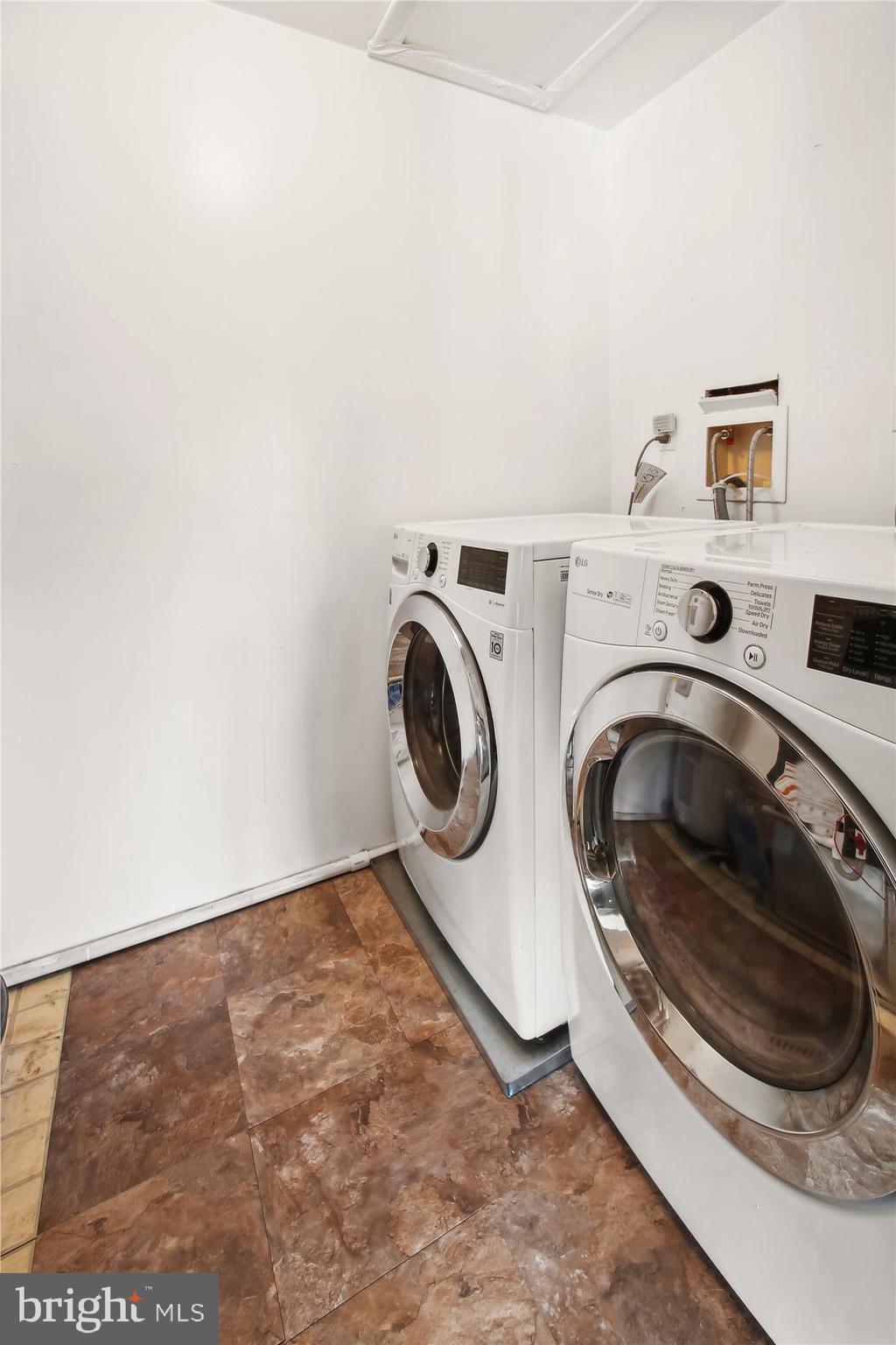 CHESTERFIELD GARDEN CONDOMINIUM - Residential