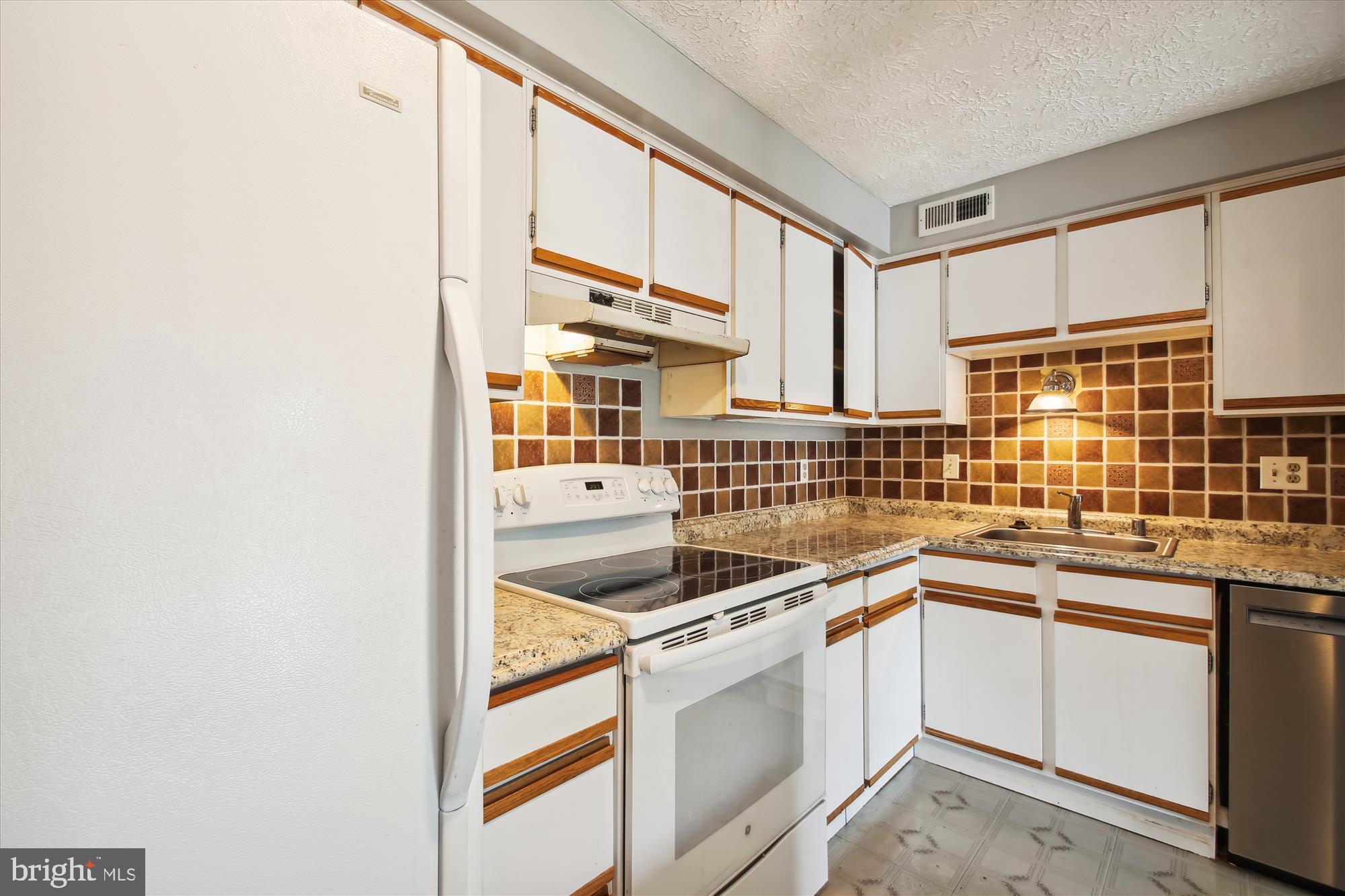 CHESTERFIELD GARDEN CONDOMINIUM - Residential