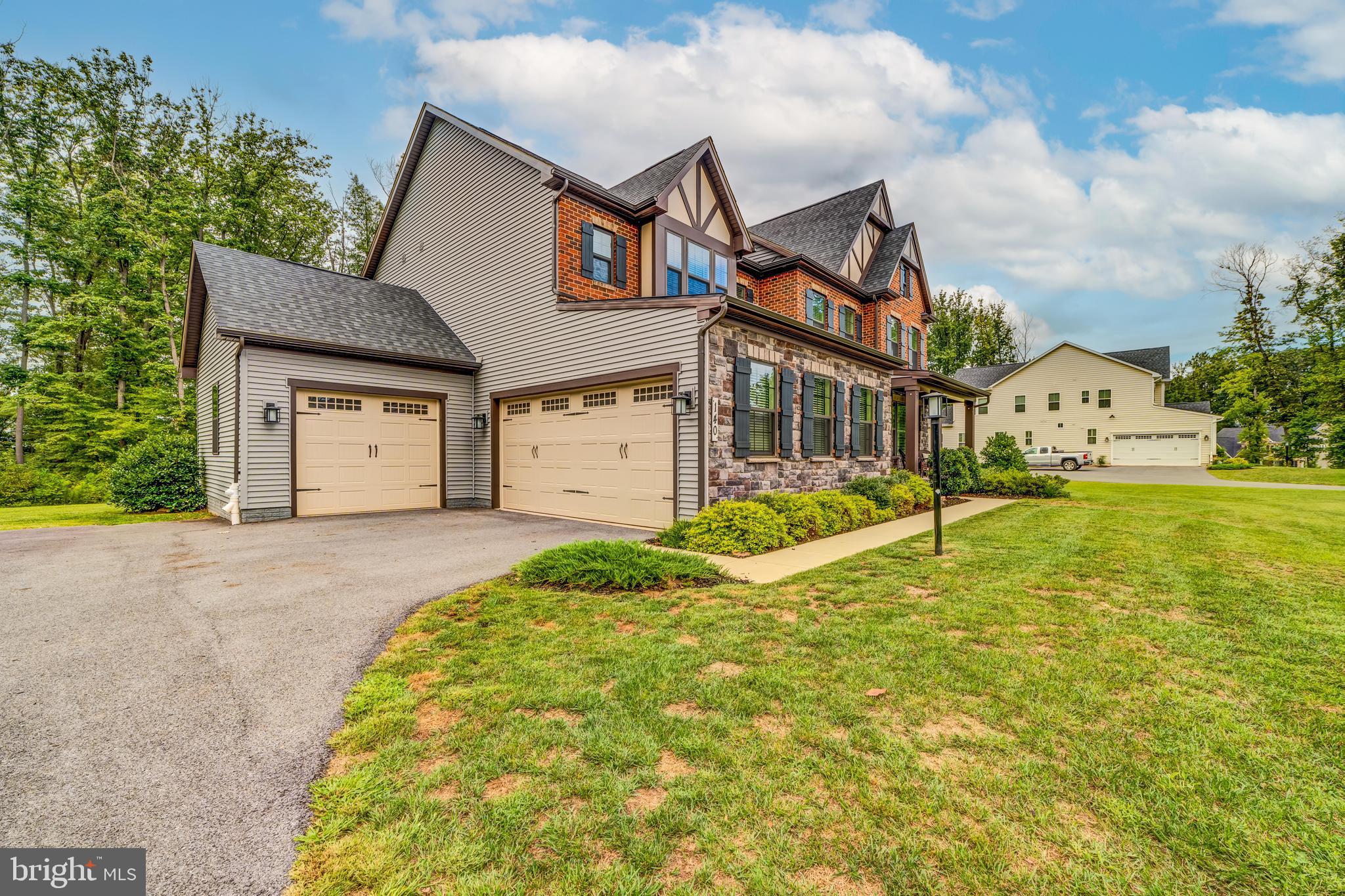 ESTATES AT GREENTREE FARM - Residential