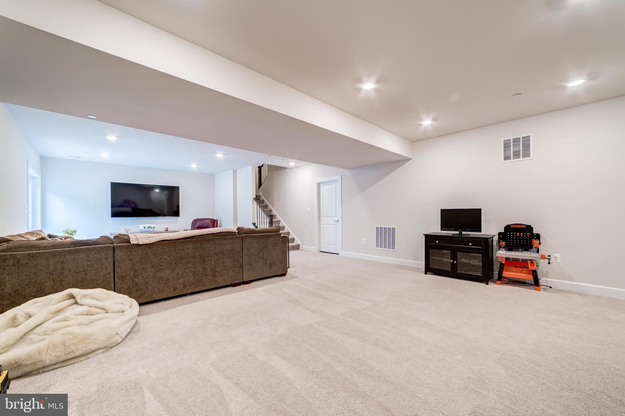 ESTATES AT GREENTREE FARM - Residential