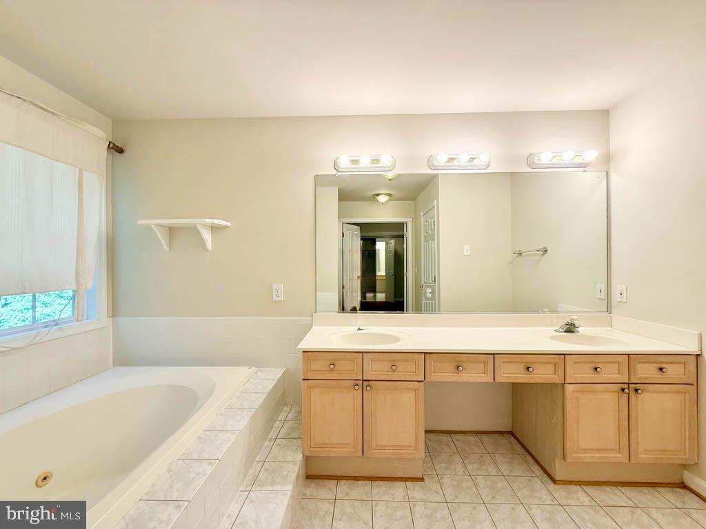 BROOKE POINT ESTATES - Residential Lease