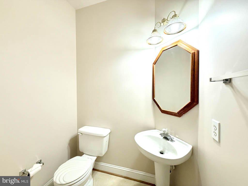 BROOKE POINT ESTATES - Residential Lease