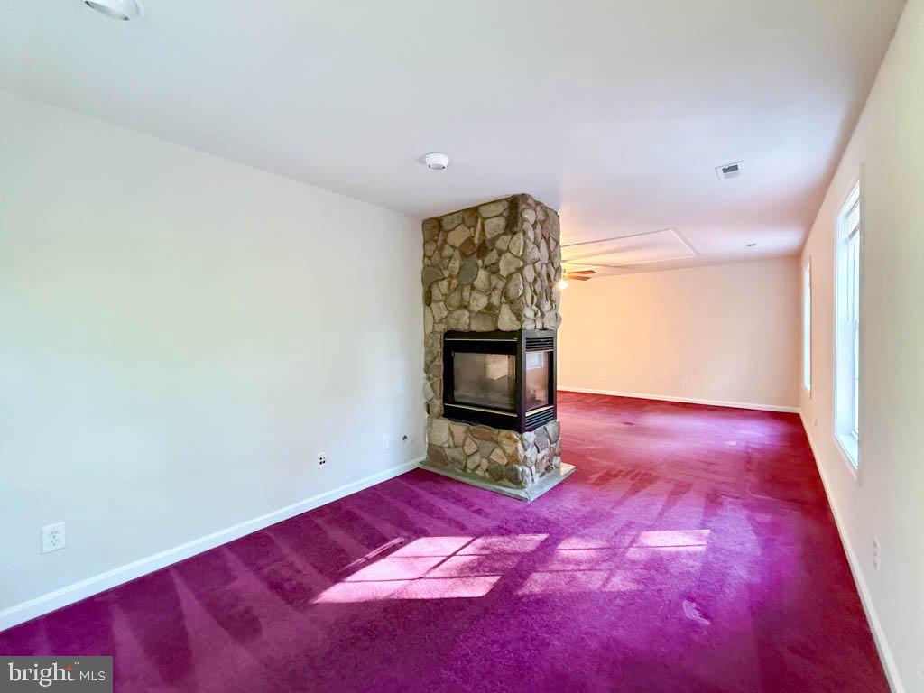 BROOKE POINT ESTATES - Residential Lease