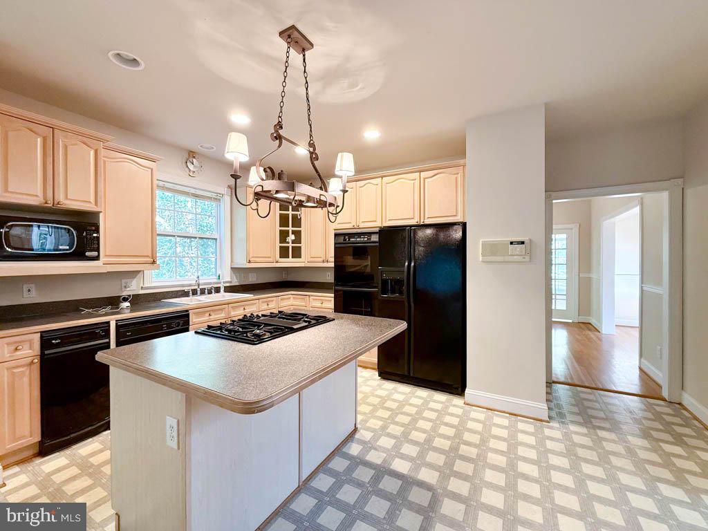 BROOKE POINT ESTATES - Residential Lease