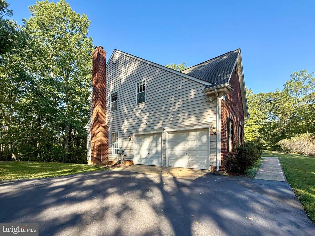 BROOKE POINT ESTATES - Residential Lease