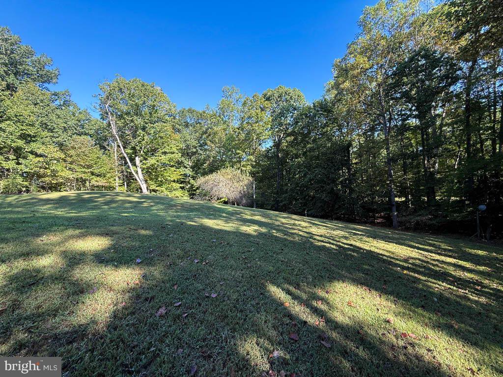 BROOKE POINT ESTATES - Residential Lease