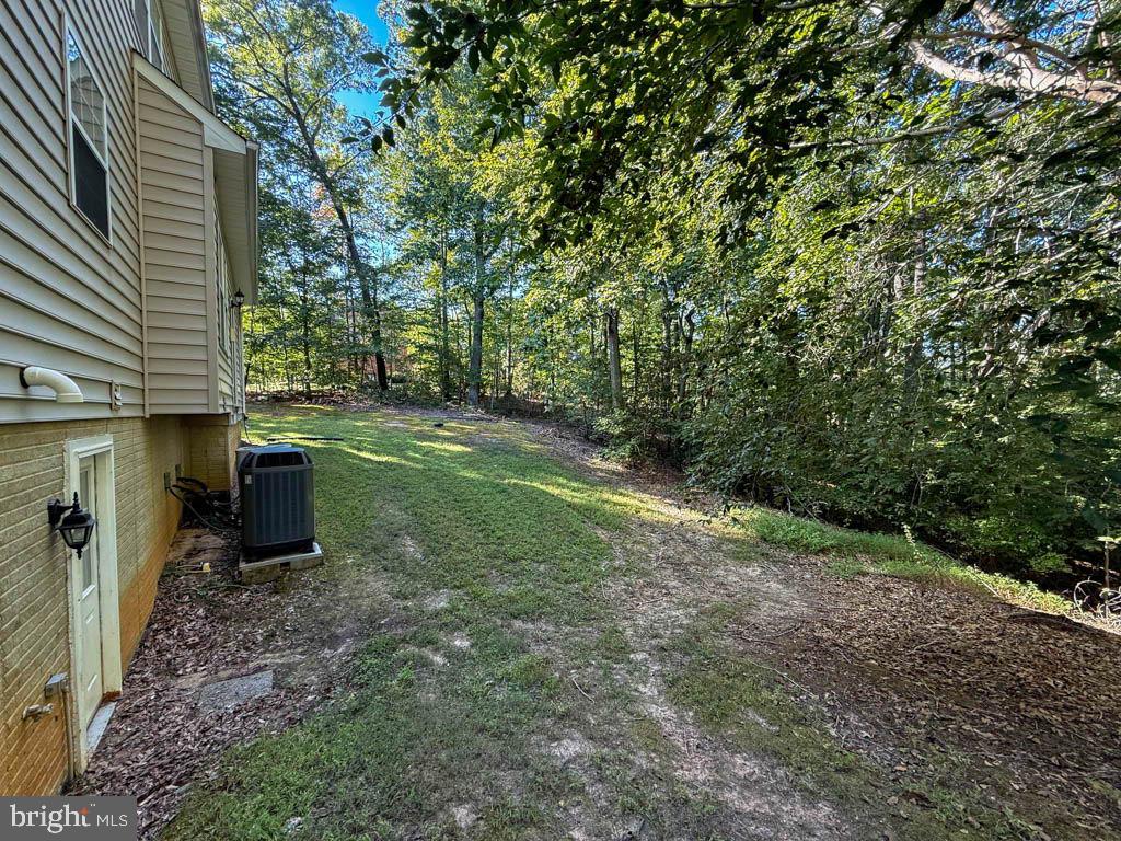 BROOKE POINT ESTATES - Residential Lease