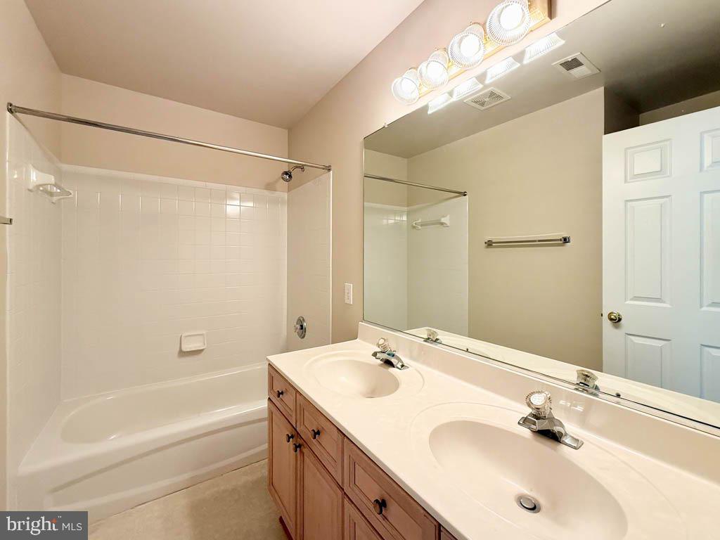 BROOKE POINT ESTATES - Residential Lease