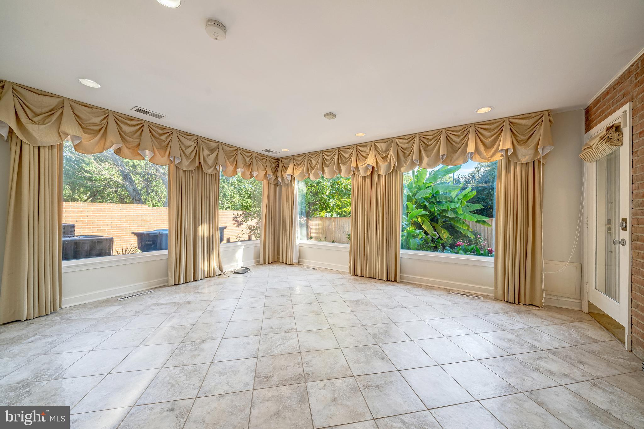 EVERMAY - Residential Lease