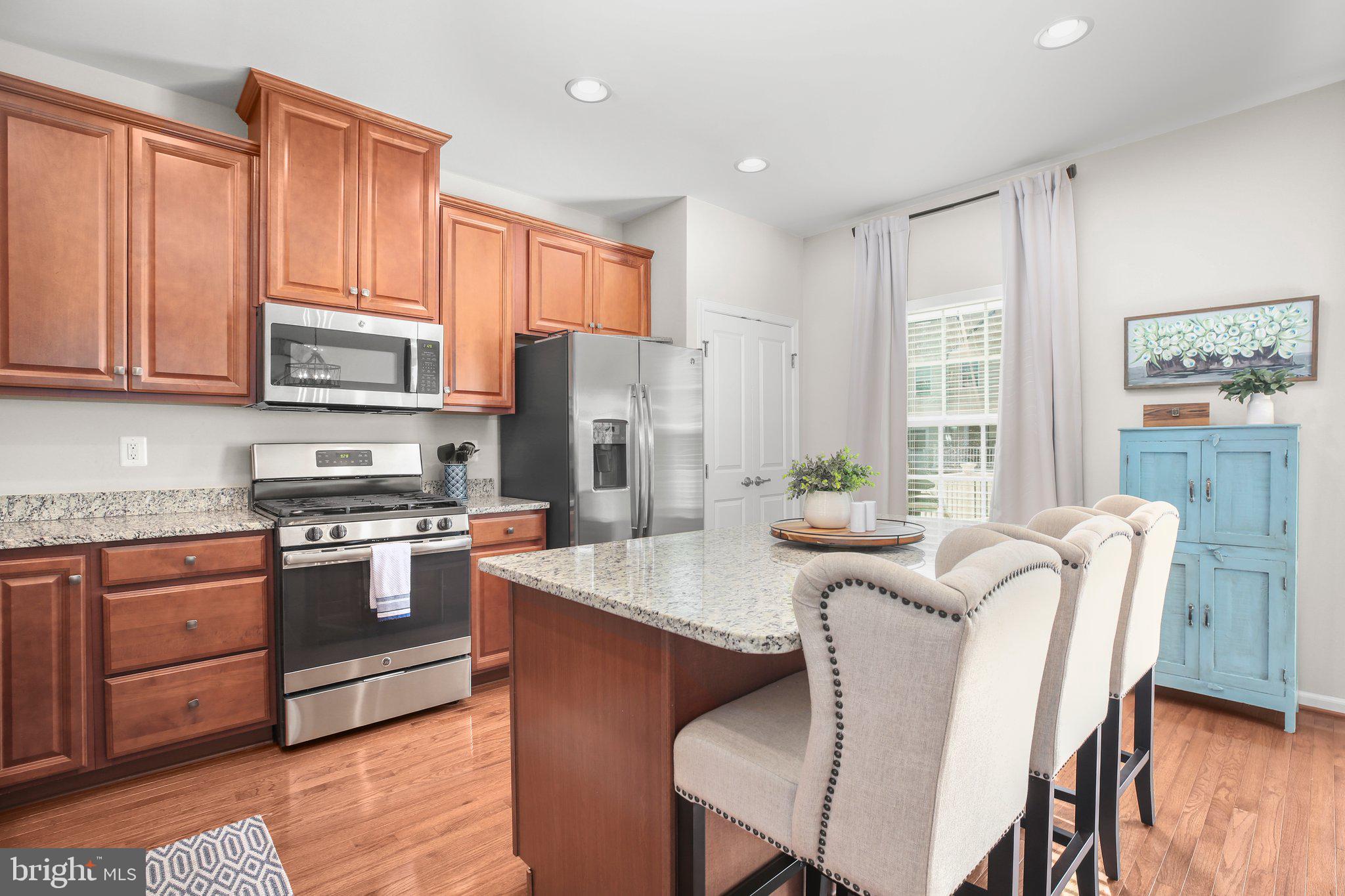 GOVERNORS ROW - Residential