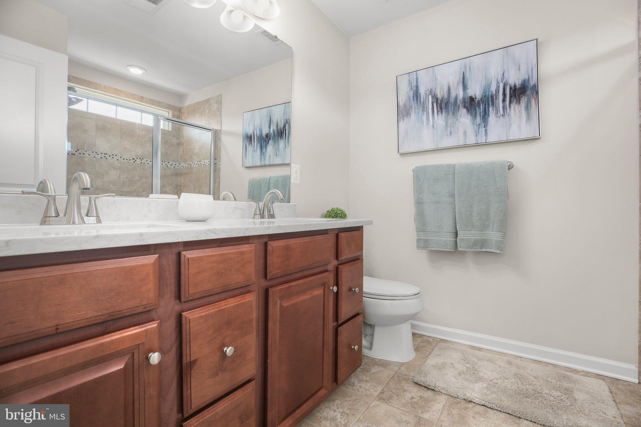 GOVERNORS ROW - Residential