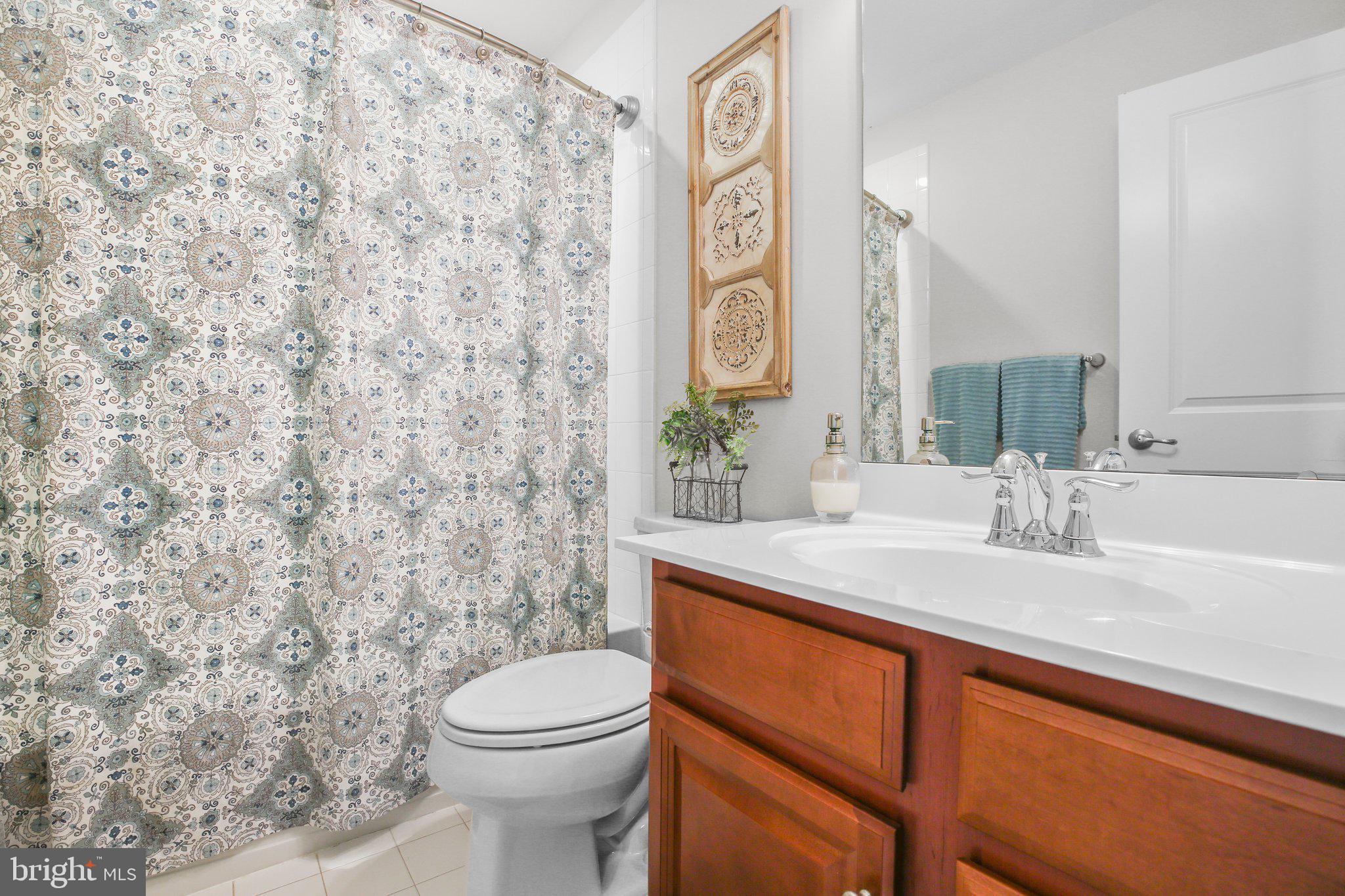 GOVERNORS ROW - Residential