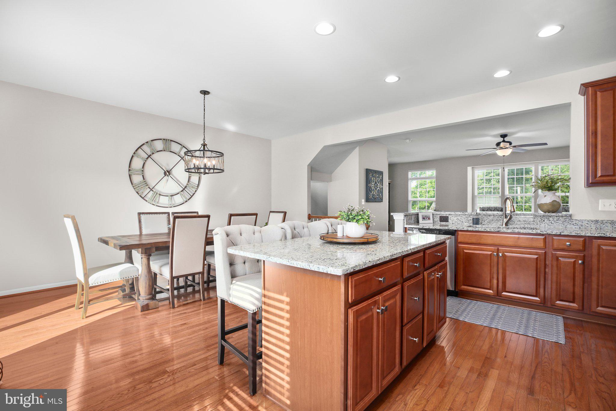 GOVERNORS ROW - Residential