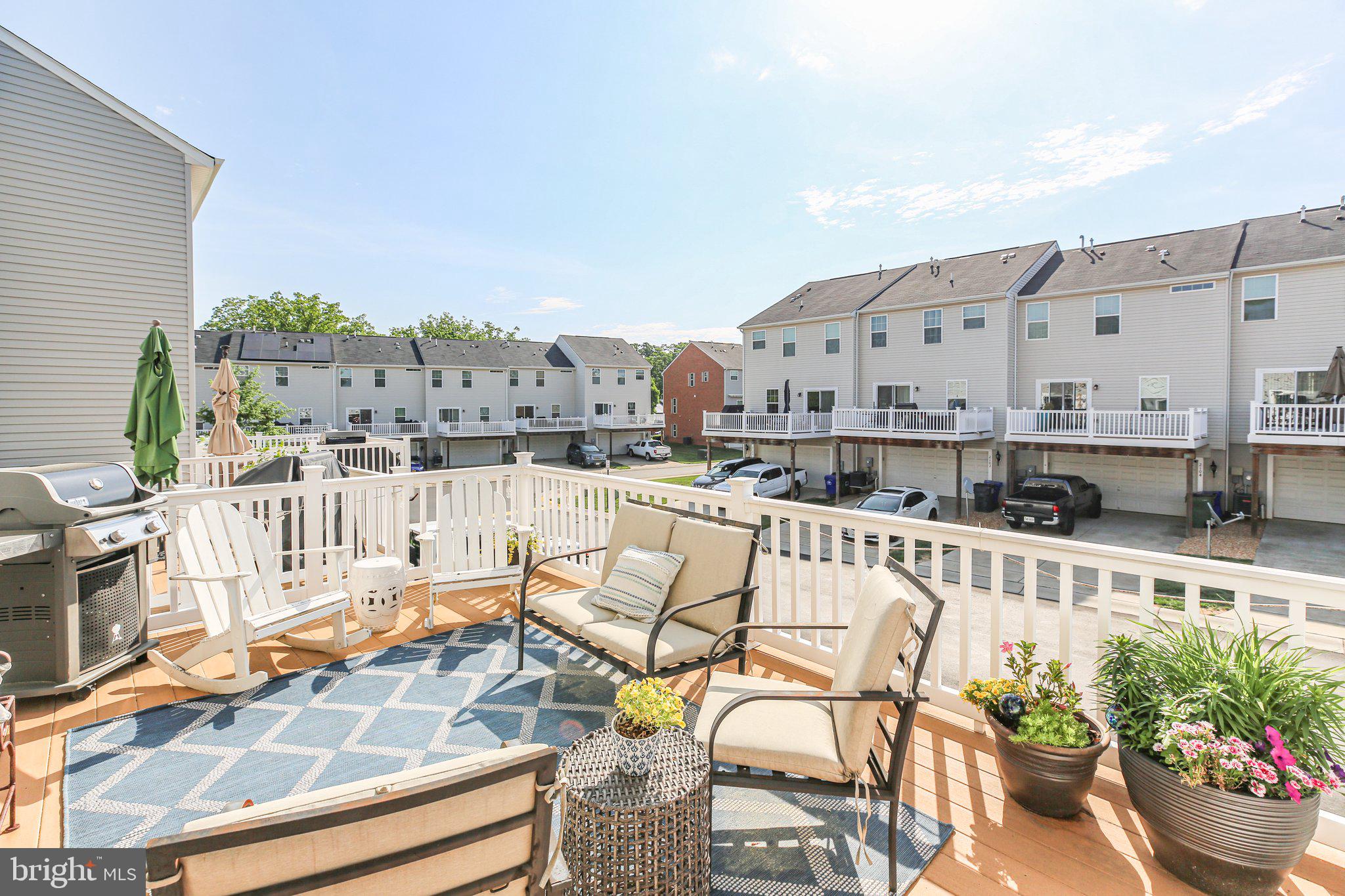 GOVERNORS ROW - Residential