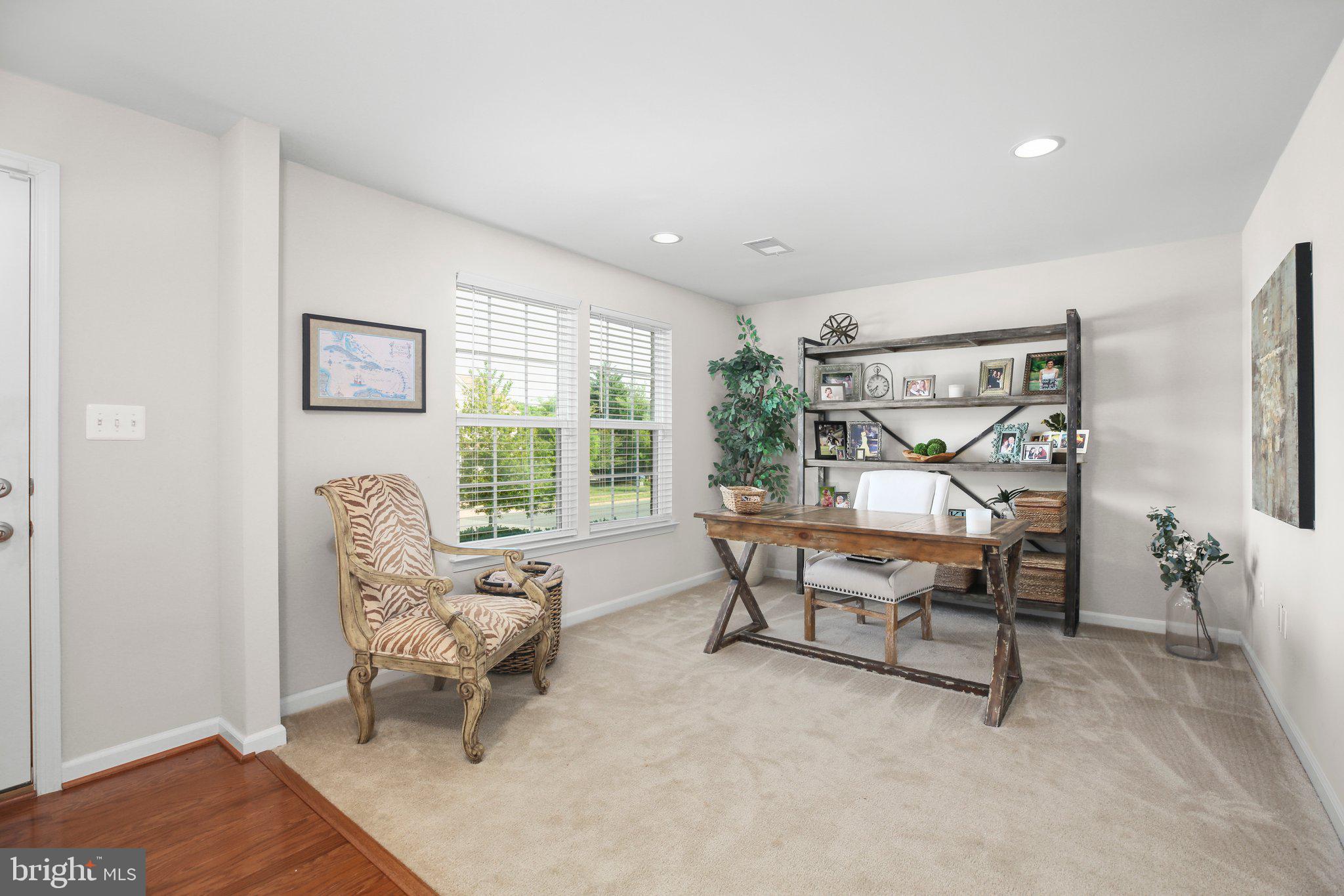 GOVERNORS ROW - Residential