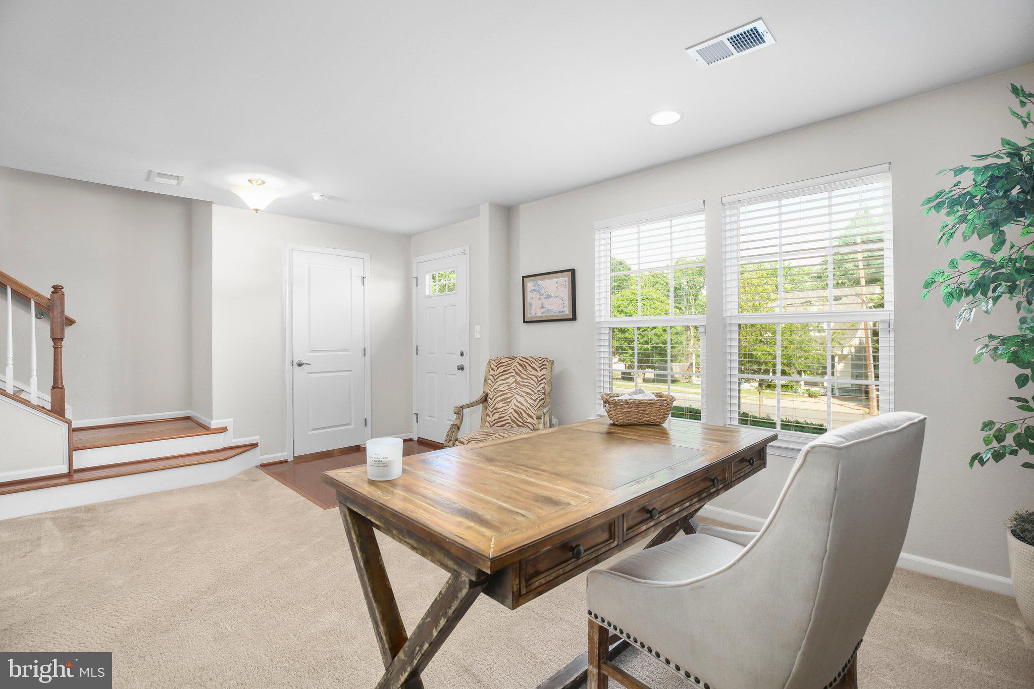 GOVERNORS ROW - Residential