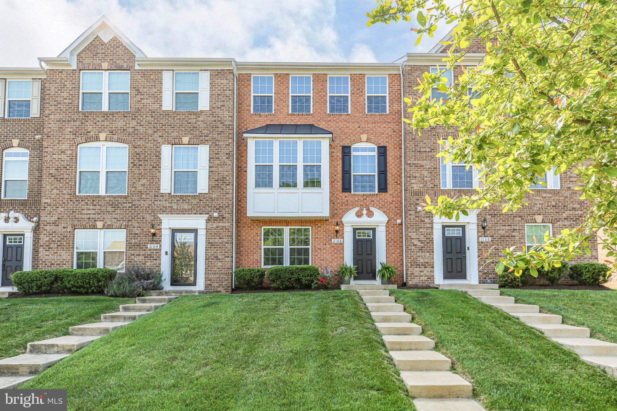 GOVERNORS ROW - Residential