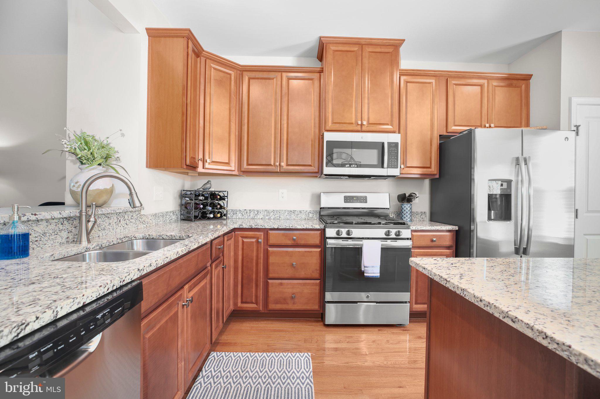 GOVERNORS ROW - Residential