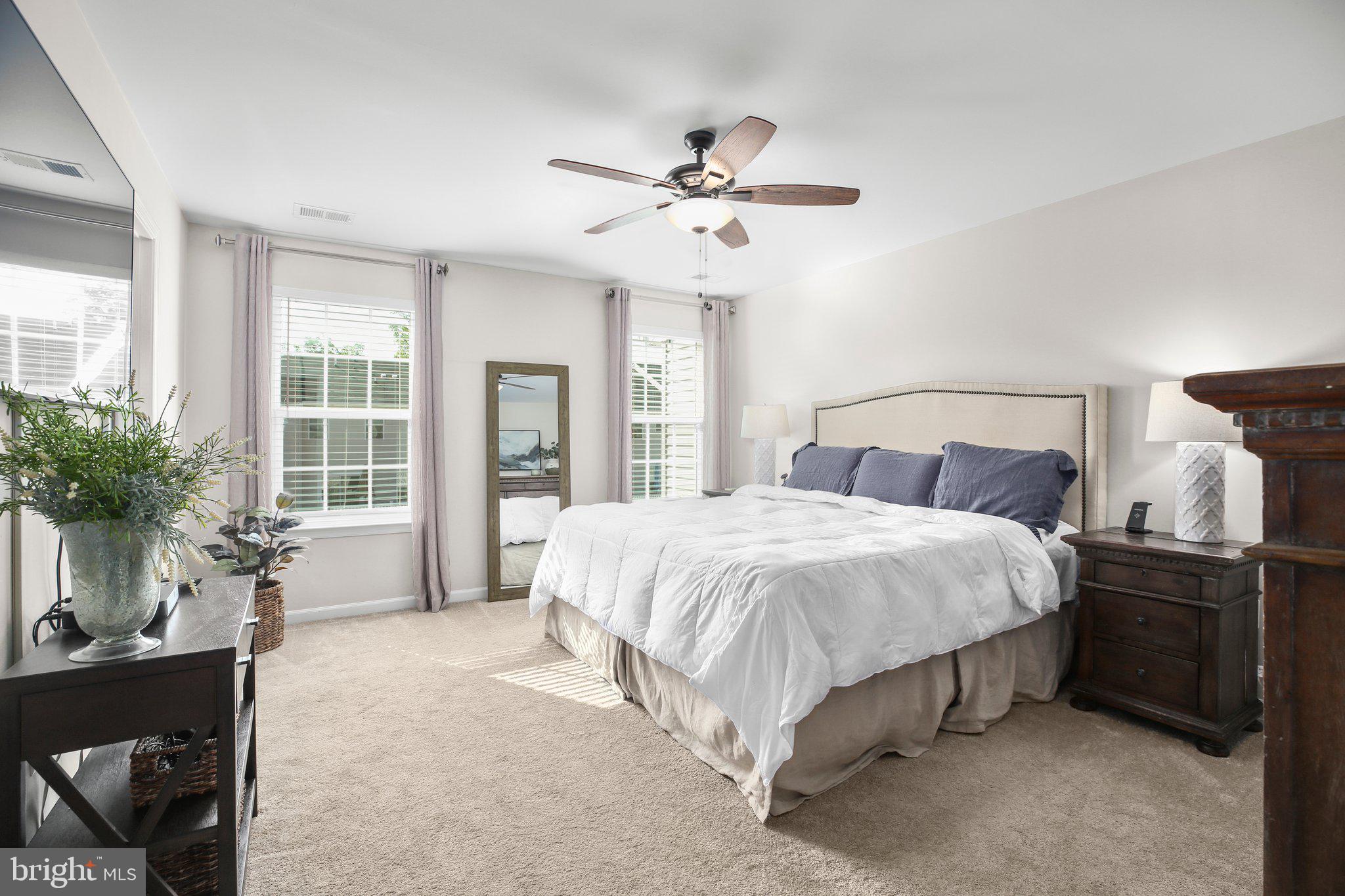 GOVERNORS ROW - Residential