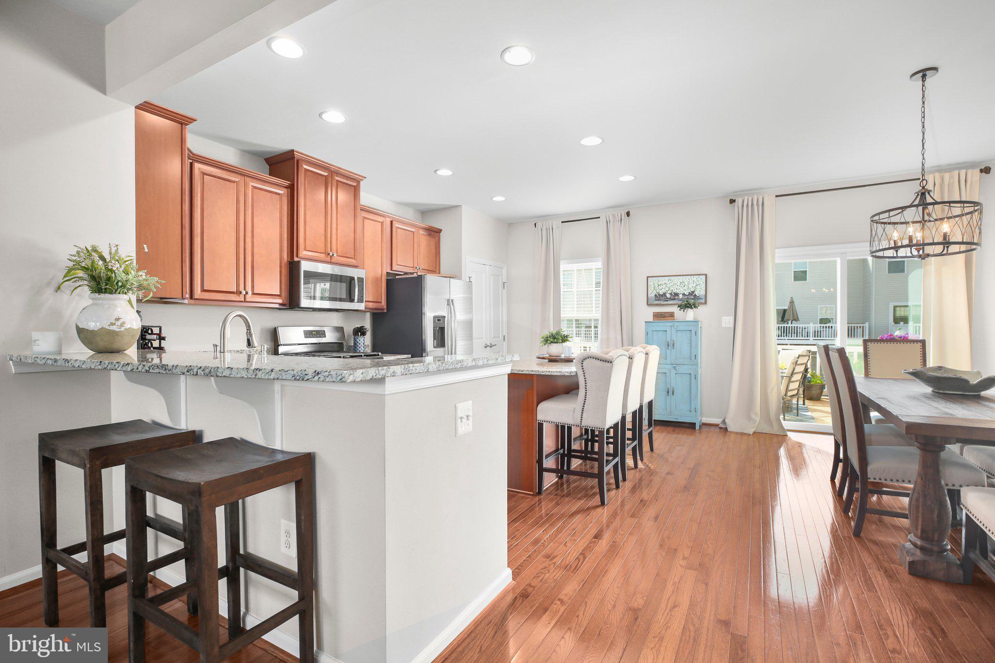 GOVERNORS ROW - Residential