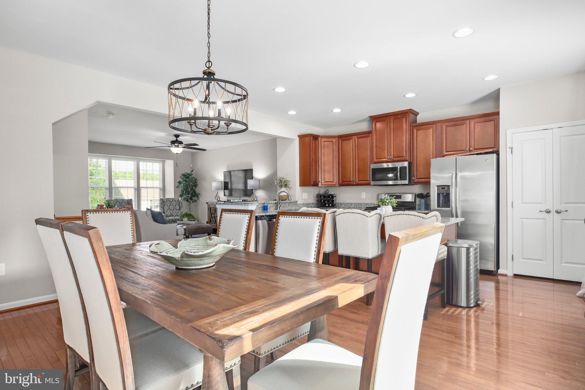 GOVERNORS ROW - Residential