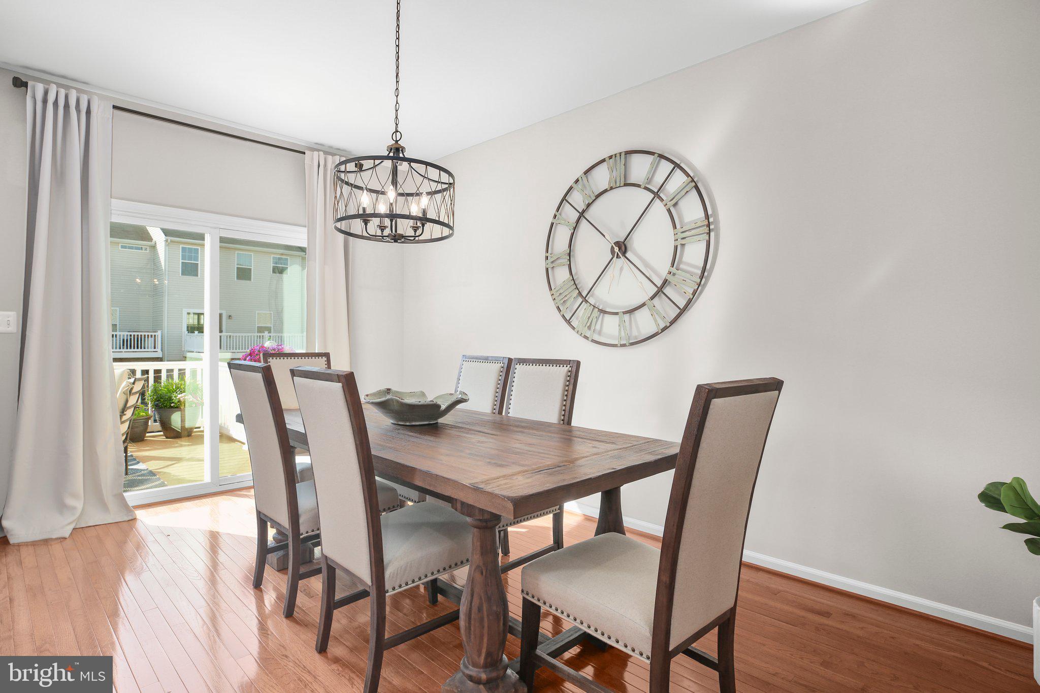 GOVERNORS ROW - Residential