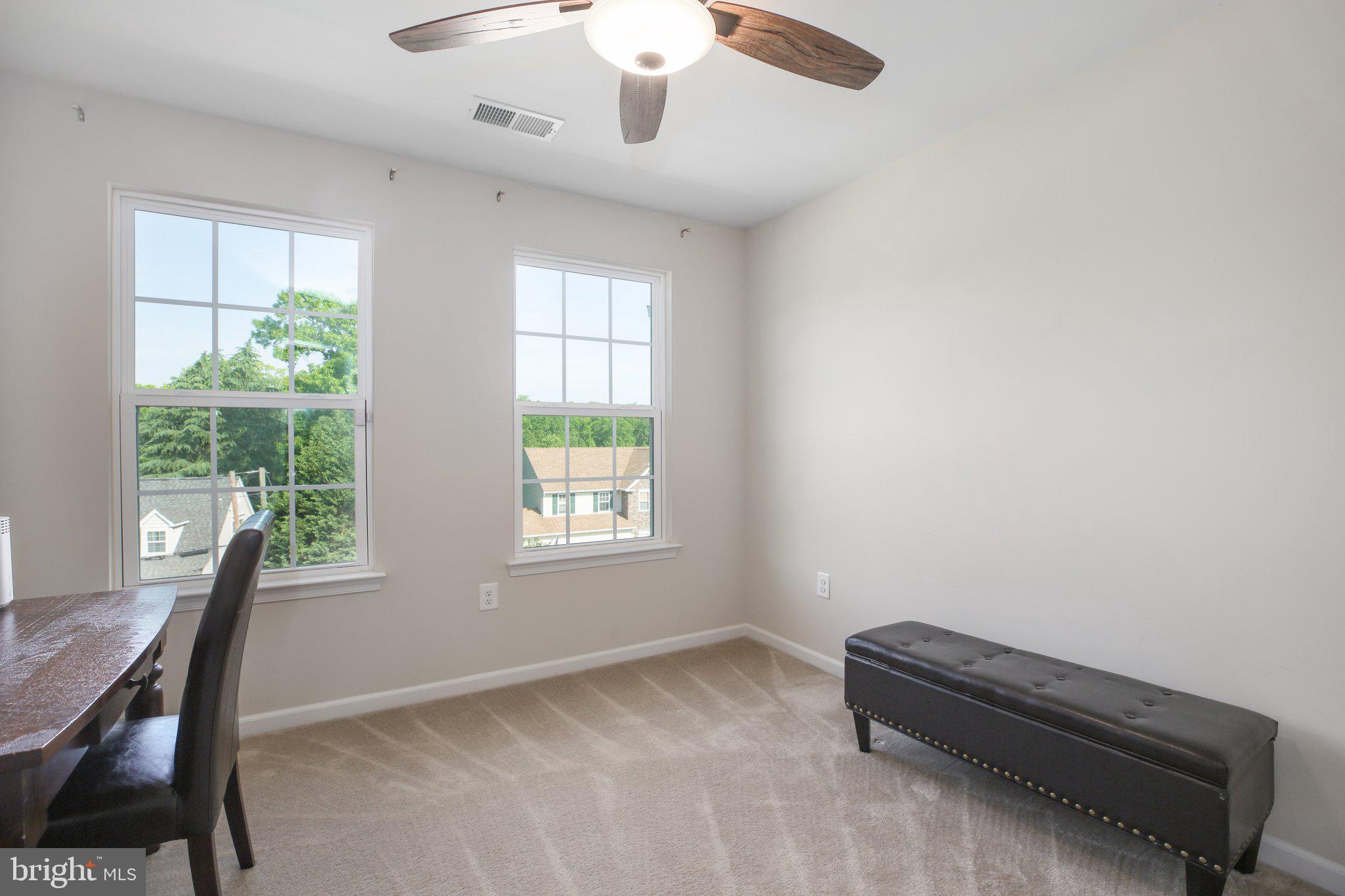 GOVERNORS ROW - Residential