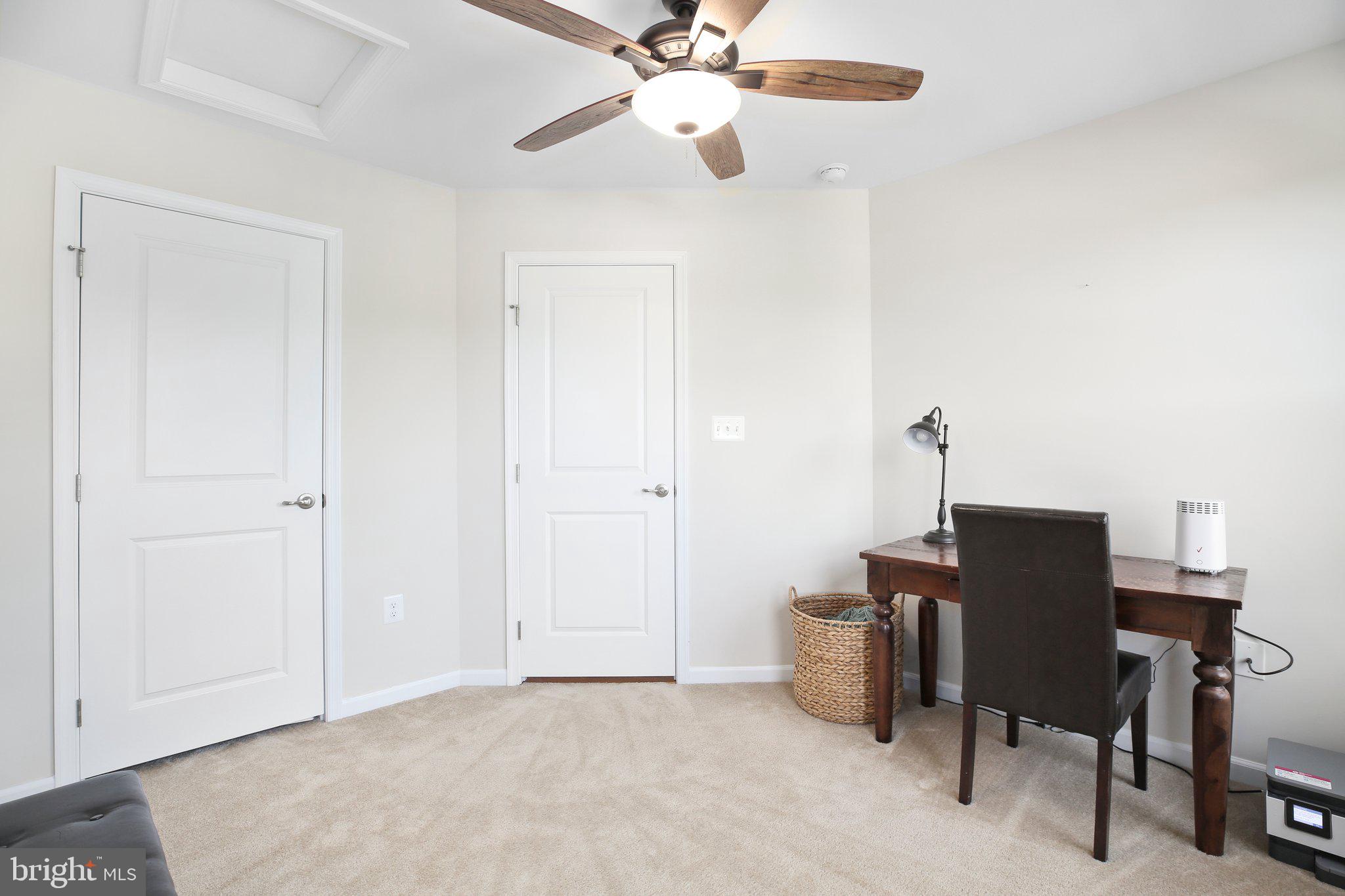 GOVERNORS ROW - Residential