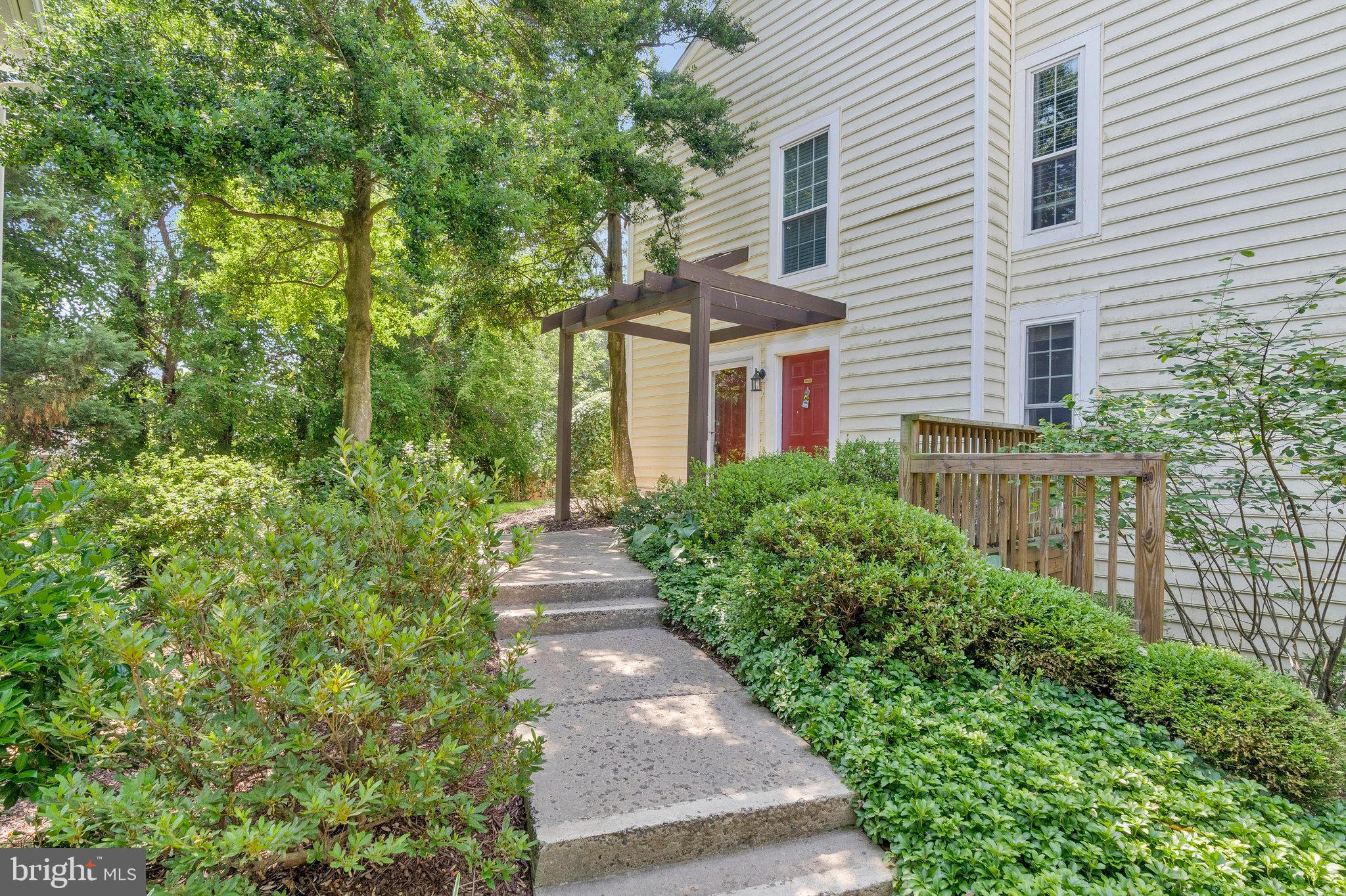 10070 OAKTON TERRACE ROAD BUILDING 8