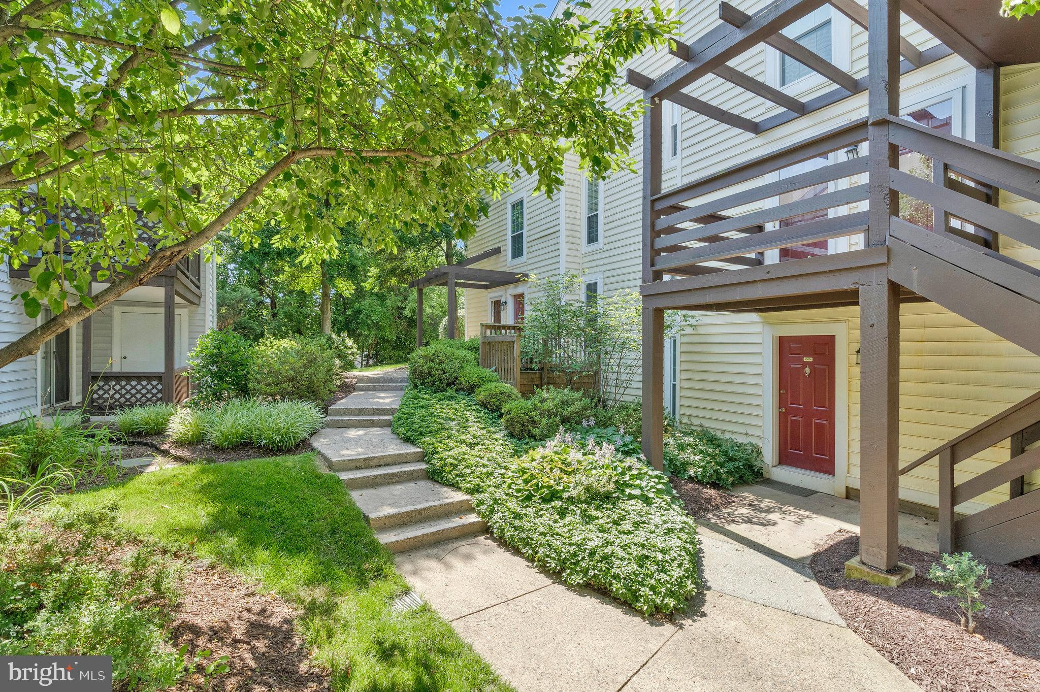10070 OAKTON TERRACE ROAD BUILDING 8