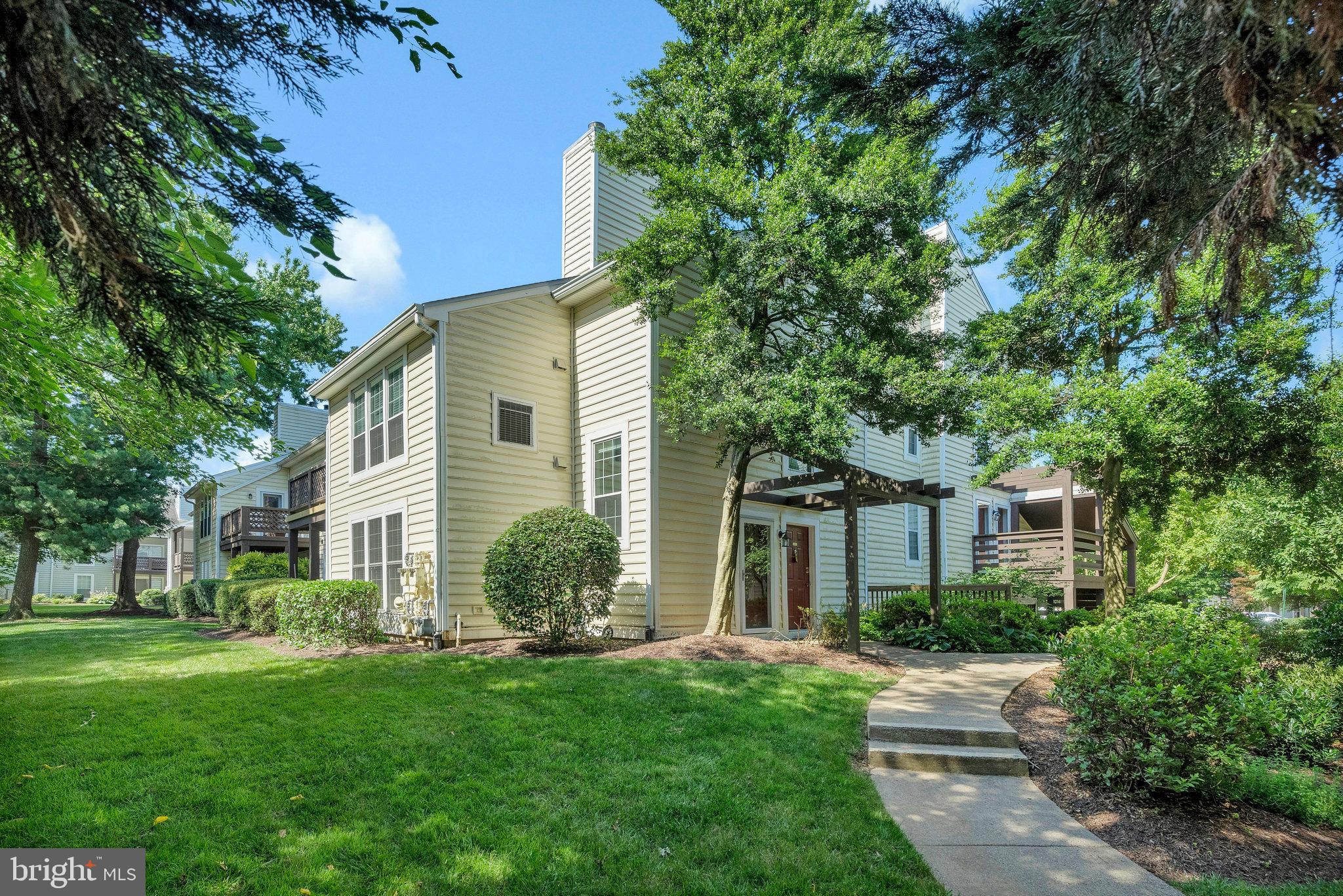 10070 OAKTON TERRACE ROAD BUILDING 8