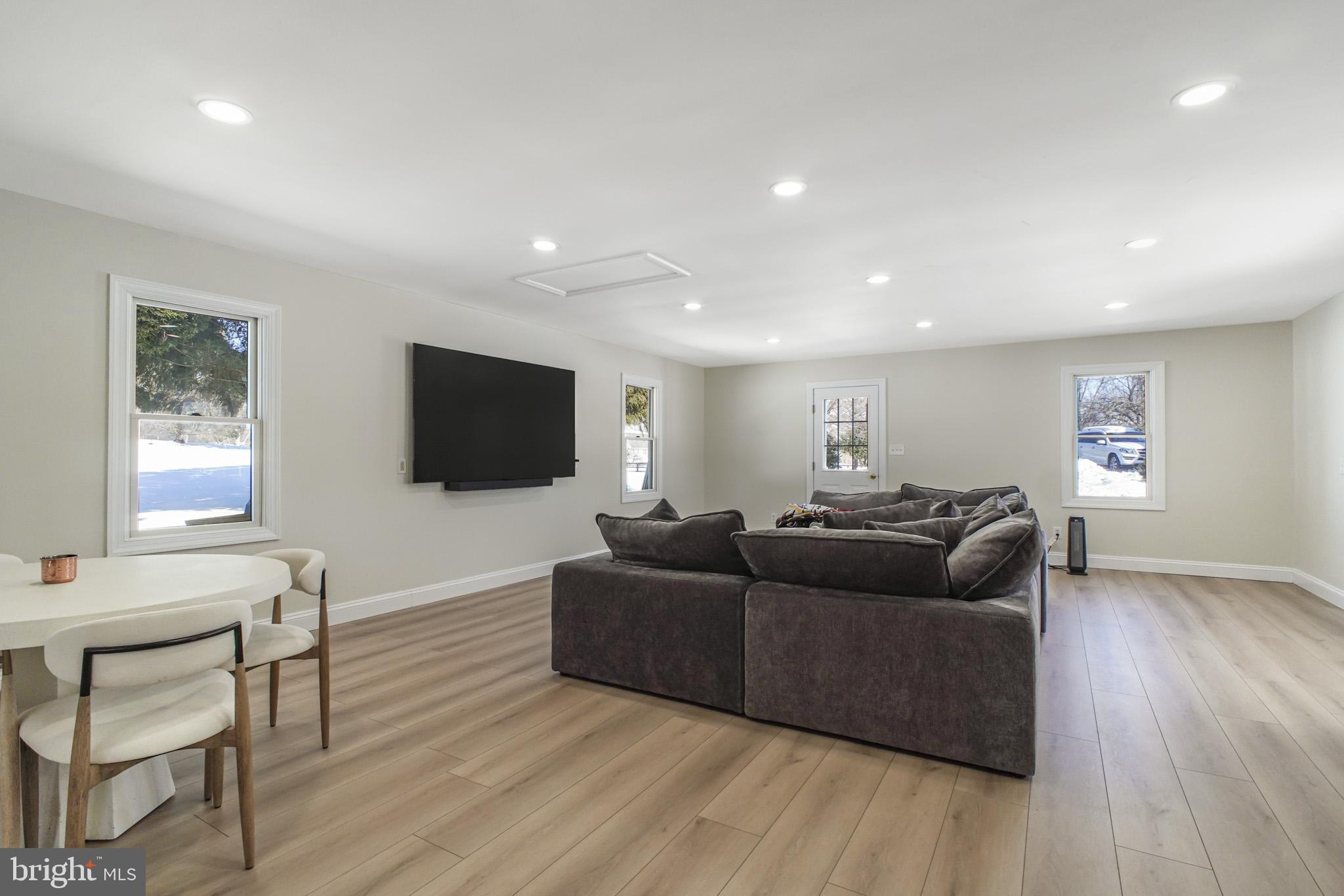 BROWNS FARM - Residential