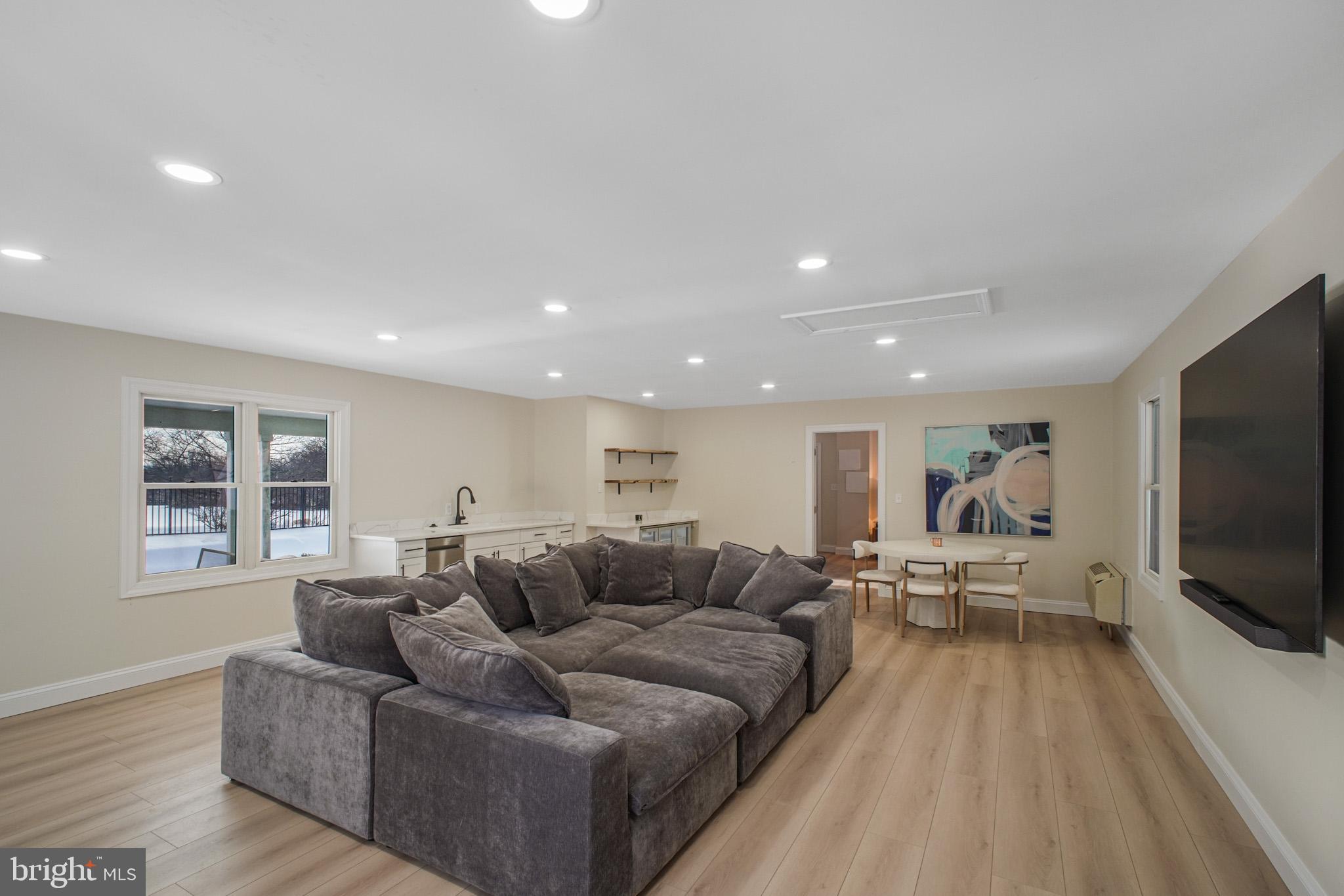 BROWNS FARM - Residential