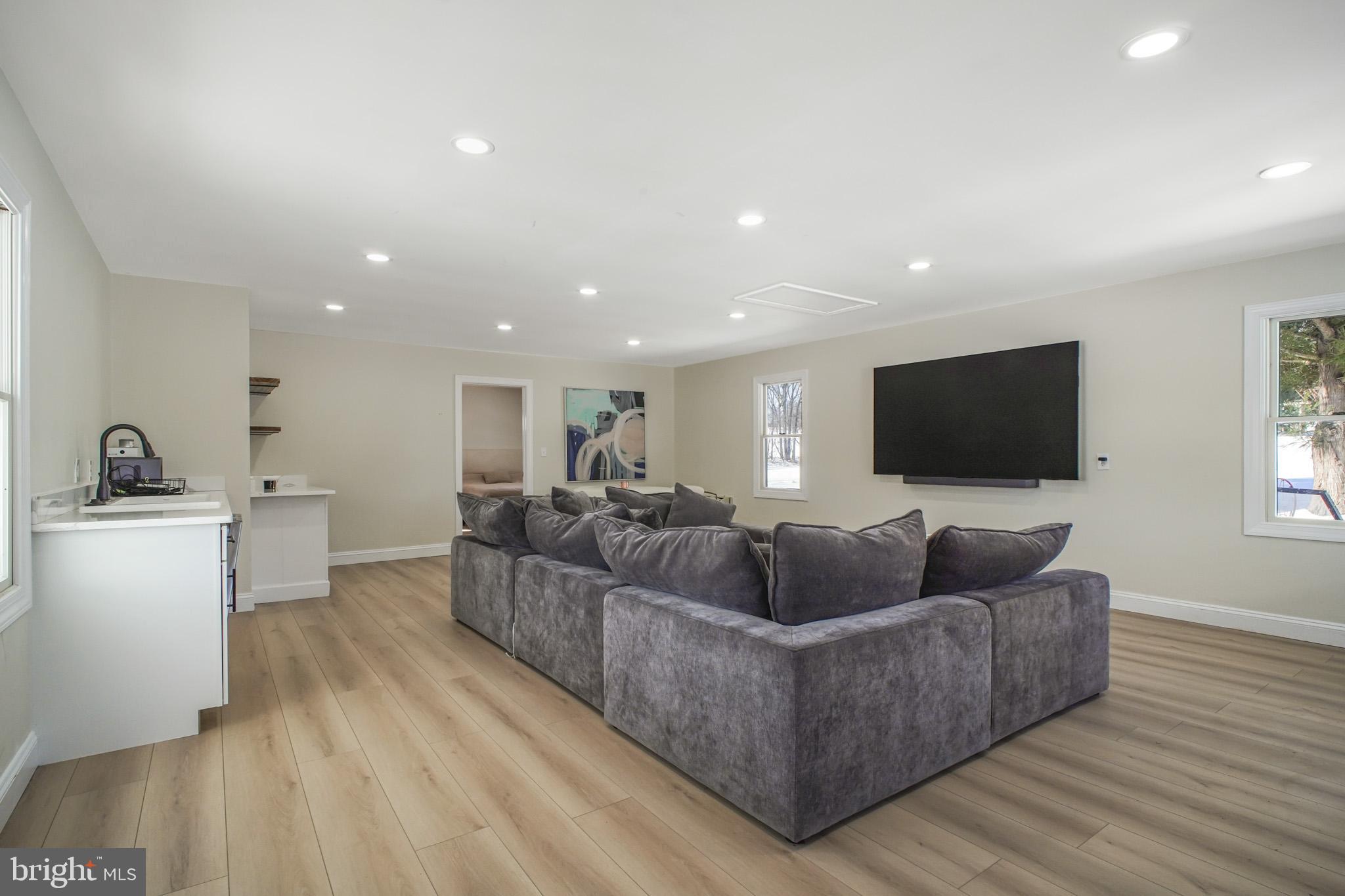 BROWNS FARM - Residential