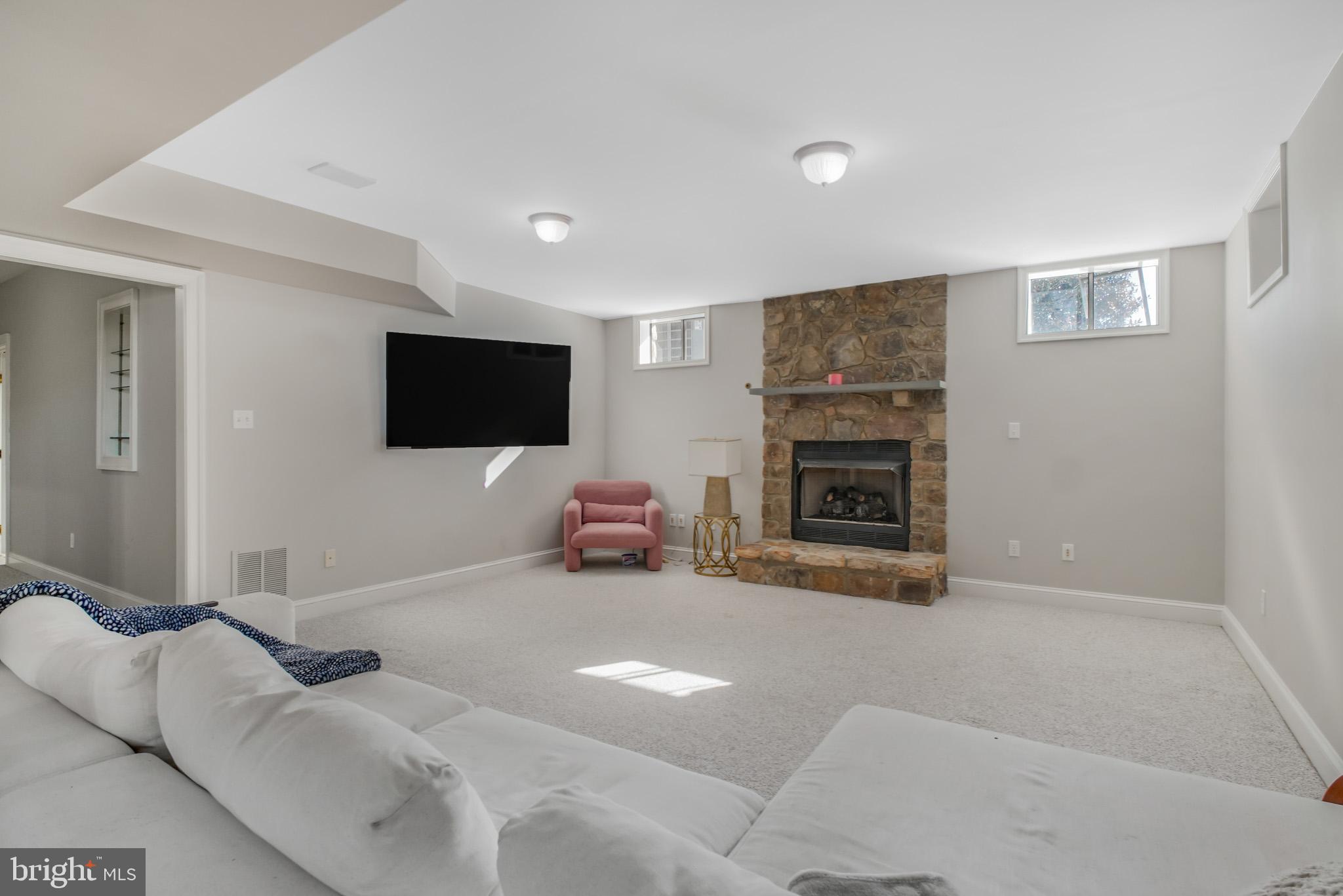 BROWNS FARM - Residential