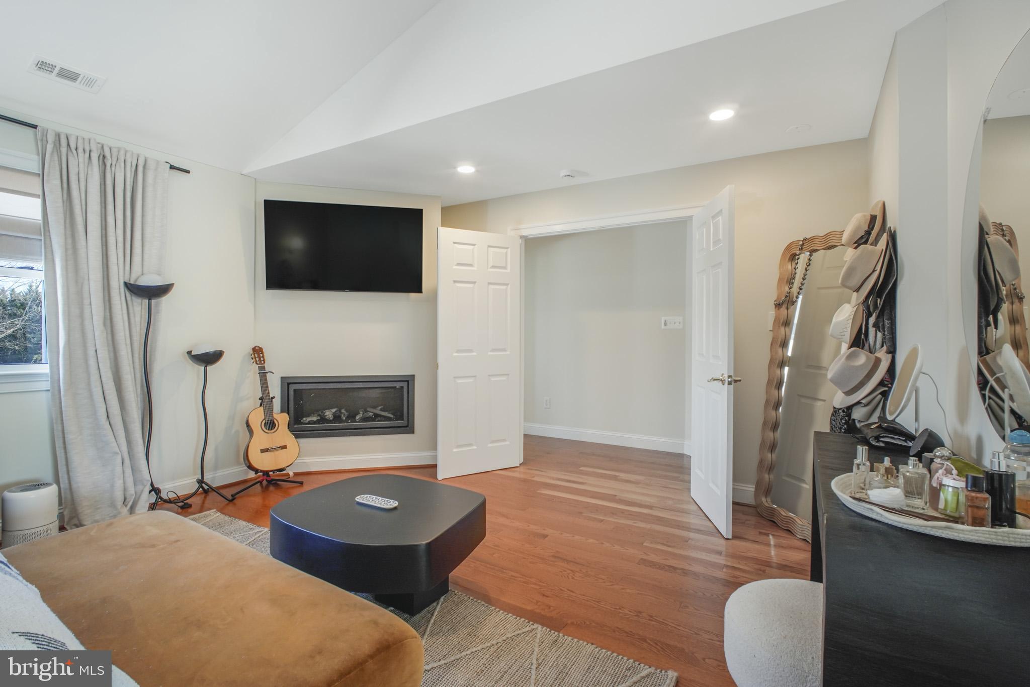 BROWNS FARM - Residential