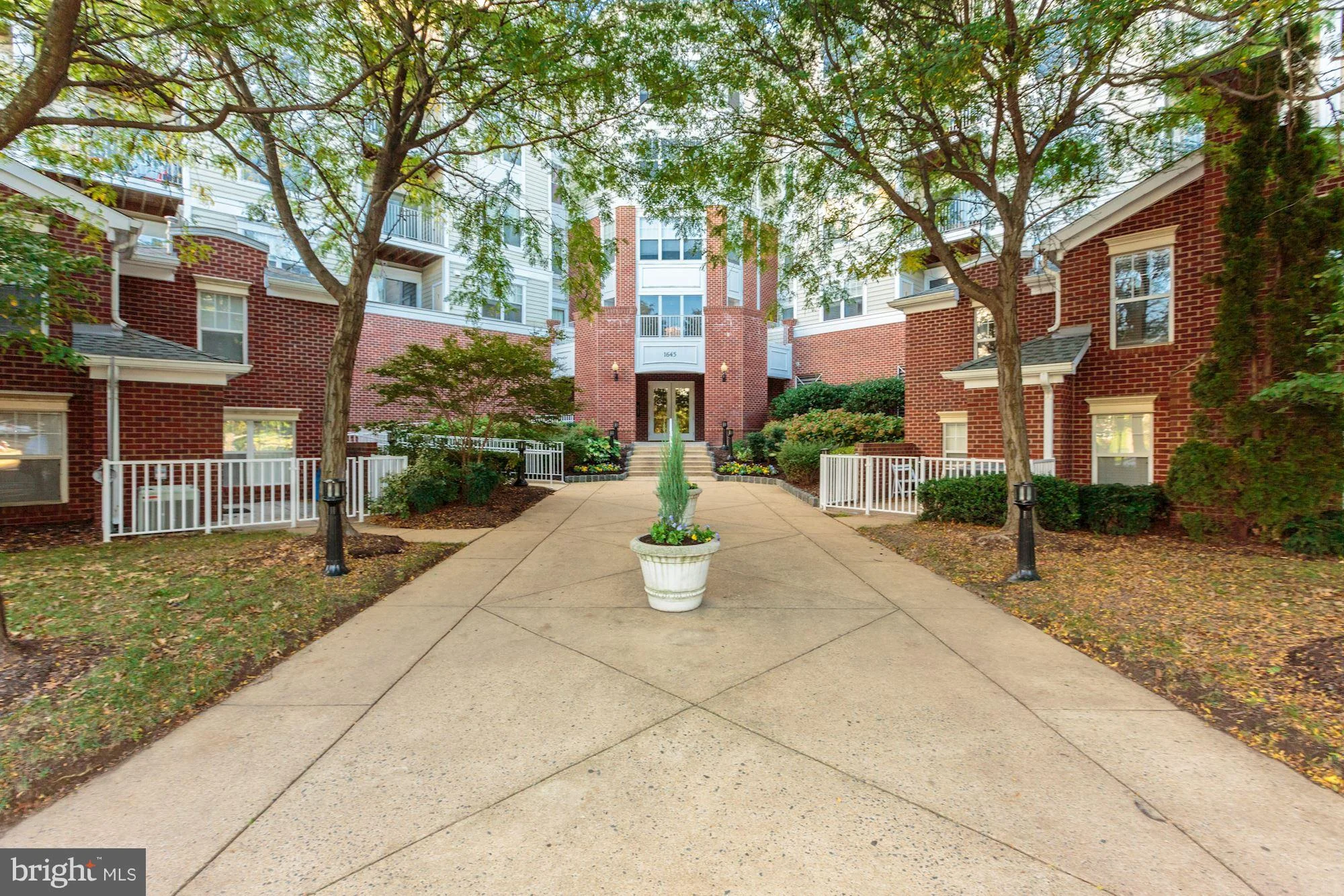 1645 International Drive Unit 425, McLean, VA 22102