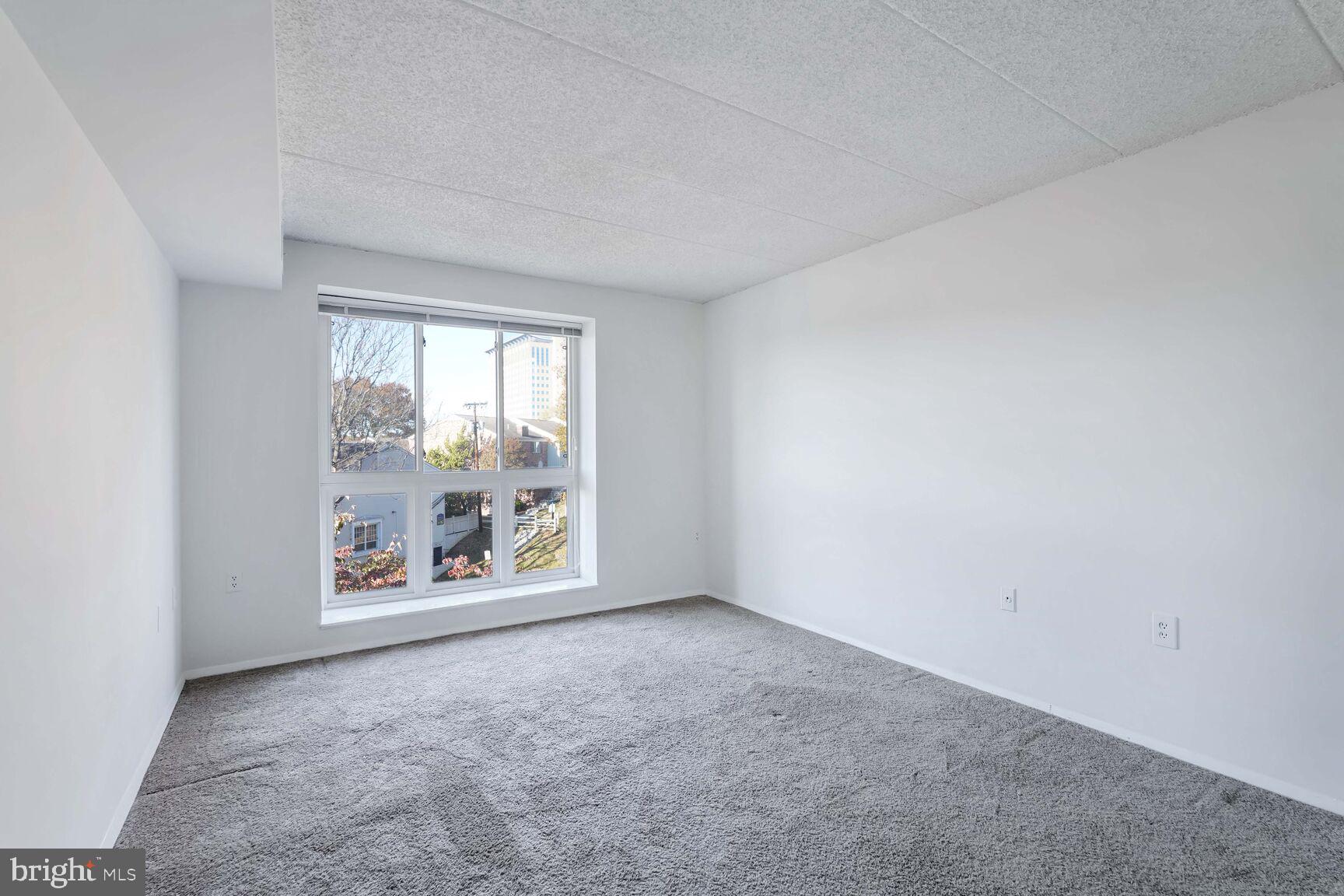 ALEXANDRIA OVERLOOK - Residential