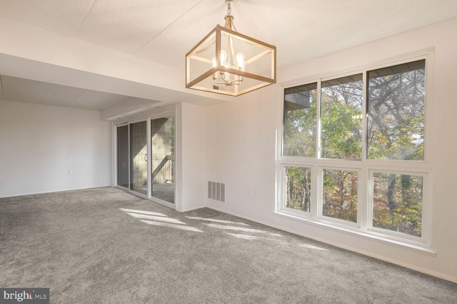 ALEXANDRIA OVERLOOK - Residential