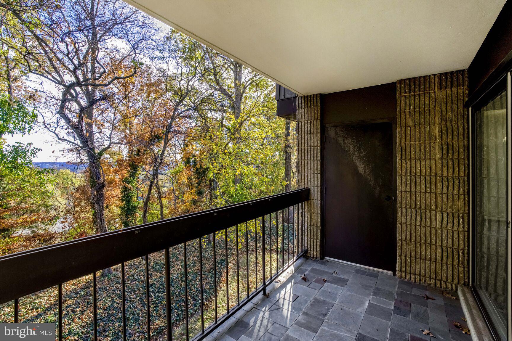 ALEXANDRIA OVERLOOK - Residential