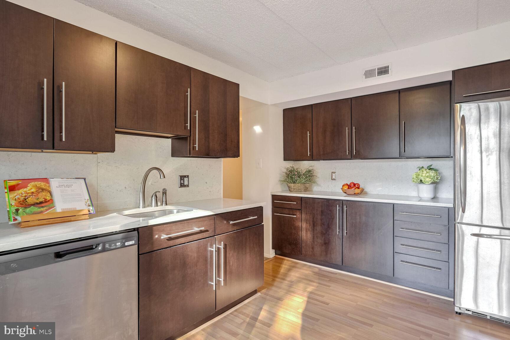 ALEXANDRIA OVERLOOK - Residential