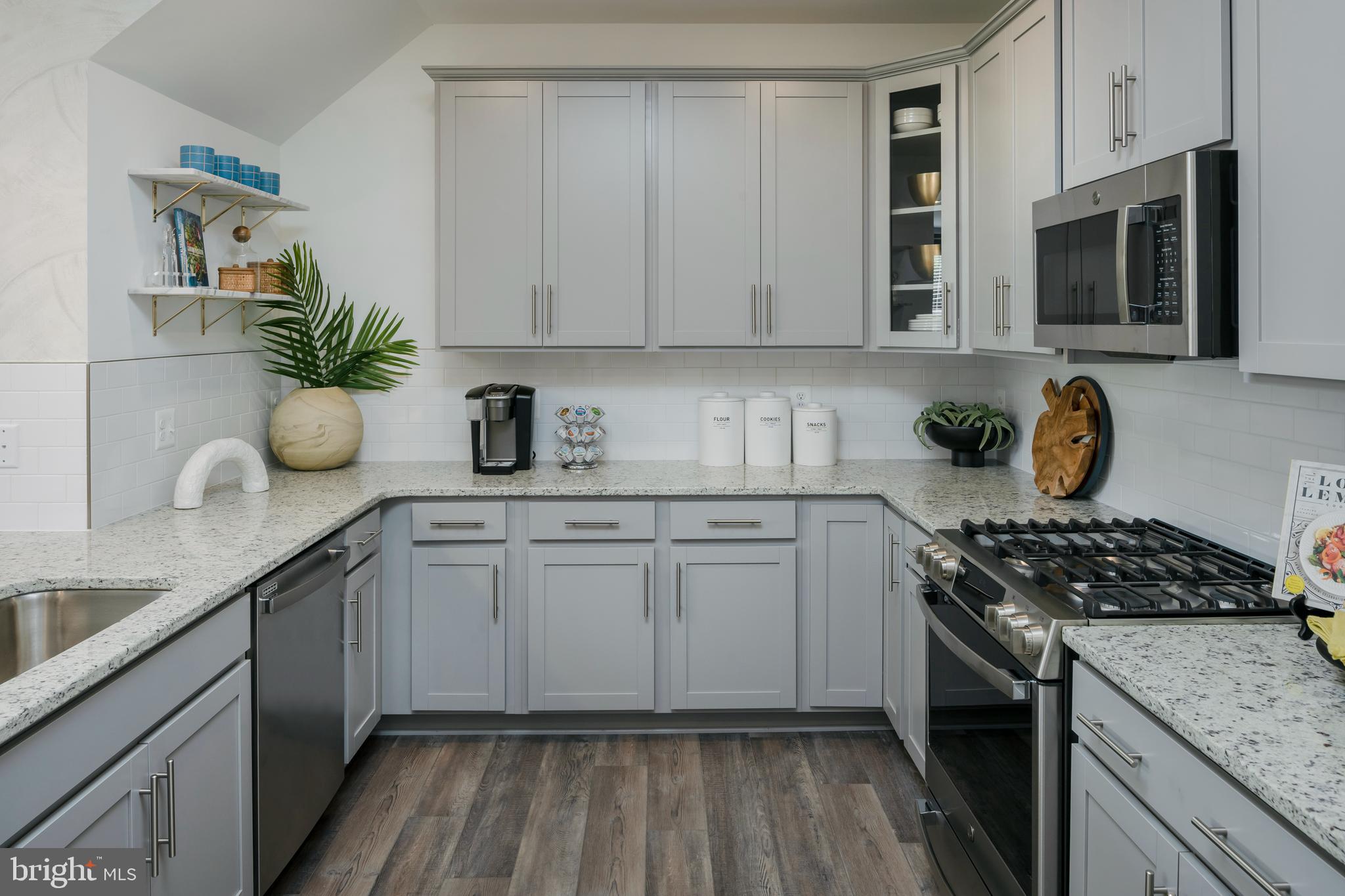 POTOMAC TOWN CENTER - Residential