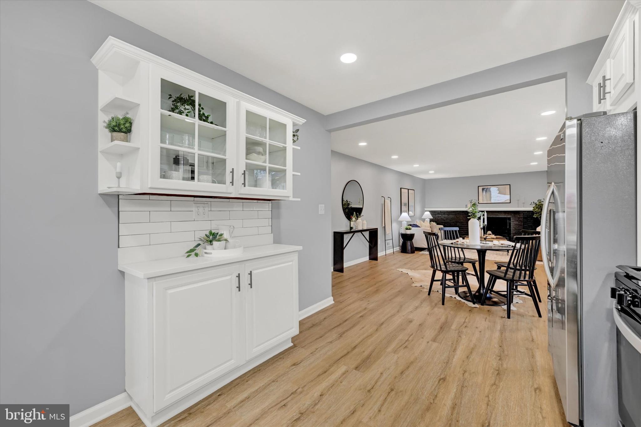 DELVALE MANOR - Residential