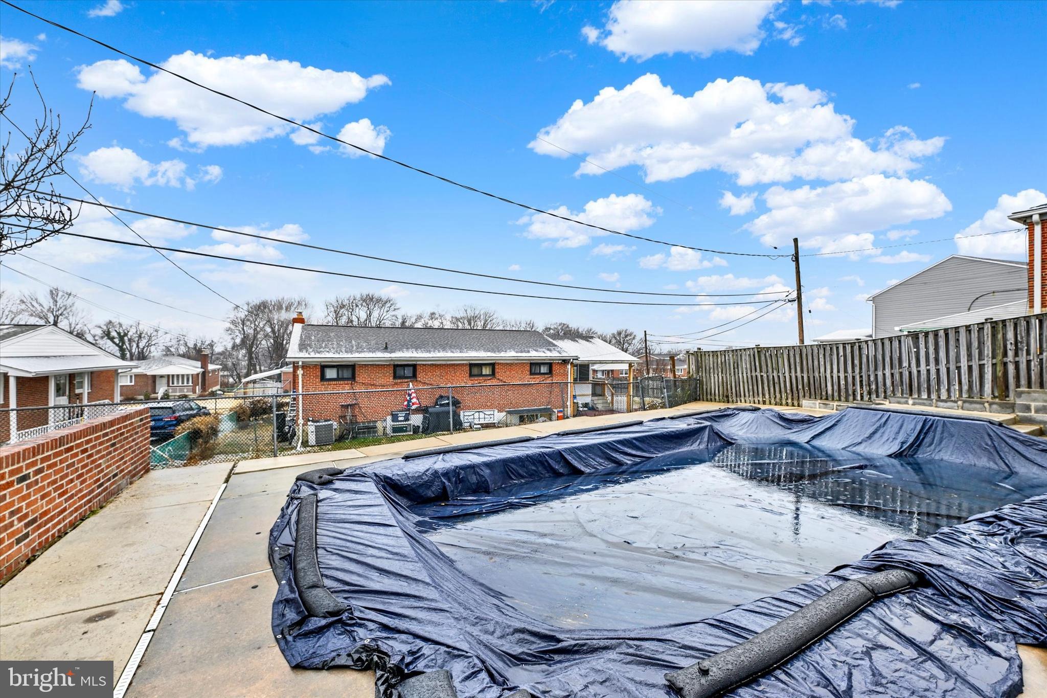 DELVALE MANOR - Residential