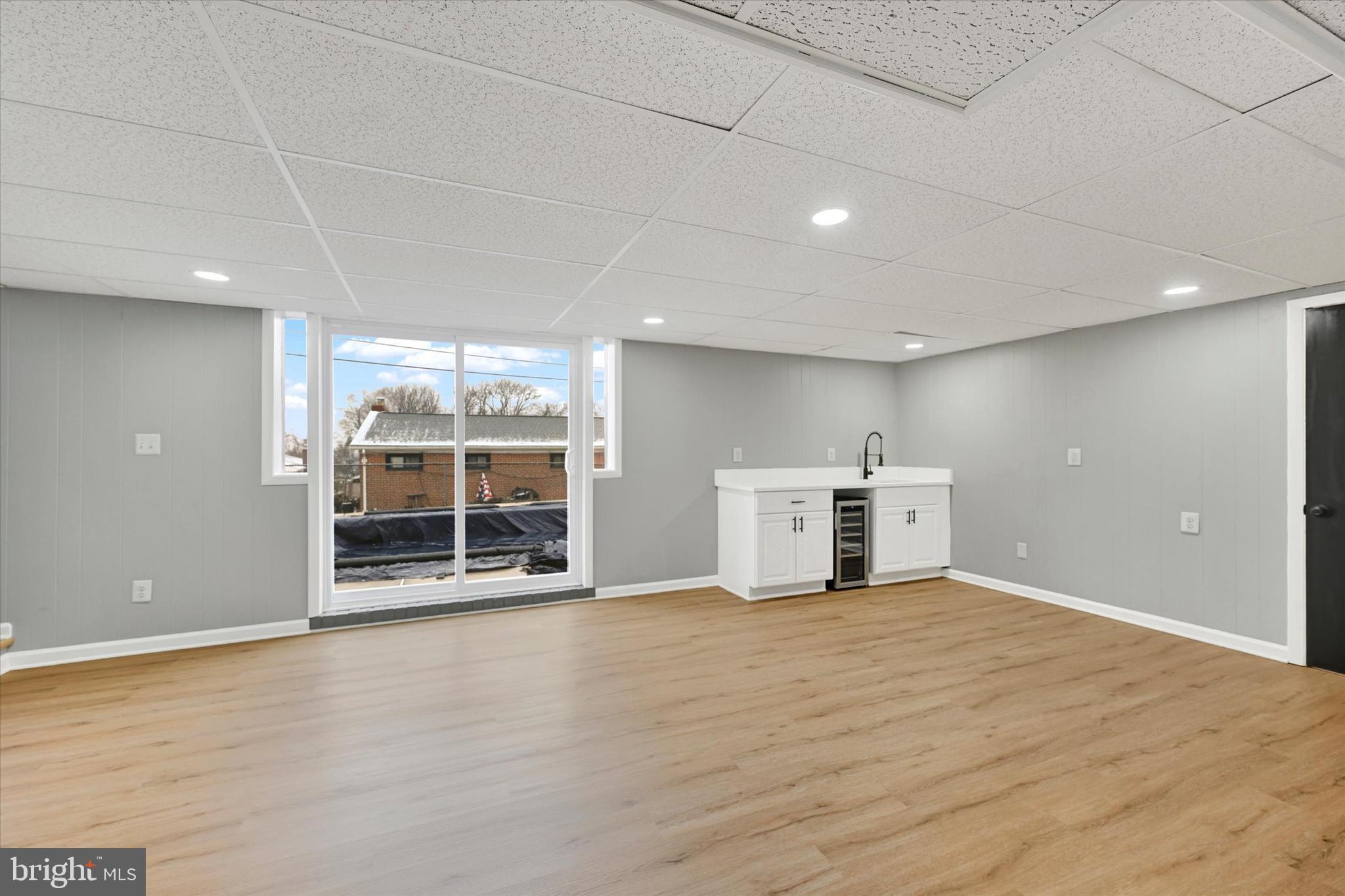 DELVALE MANOR - Residential