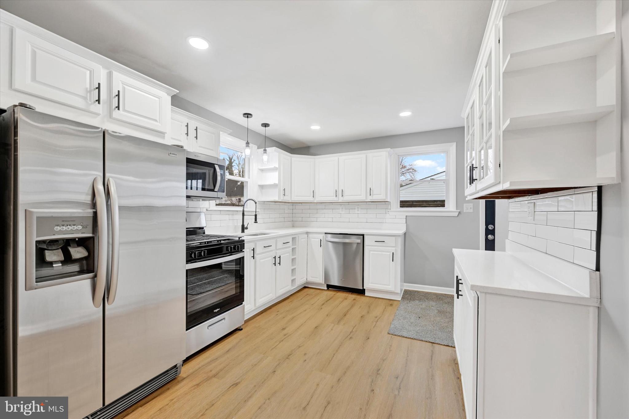 DELVALE MANOR - Residential