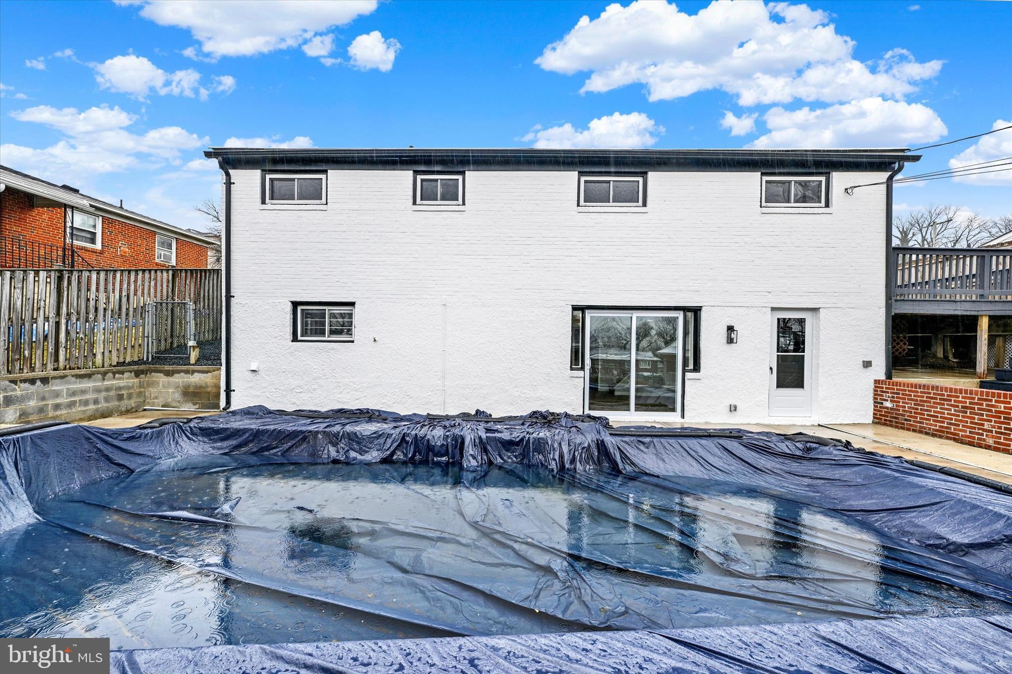 DELVALE MANOR - Residential