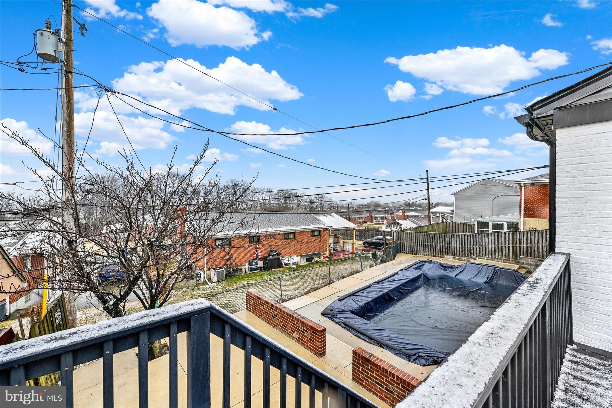 DELVALE MANOR - Residential