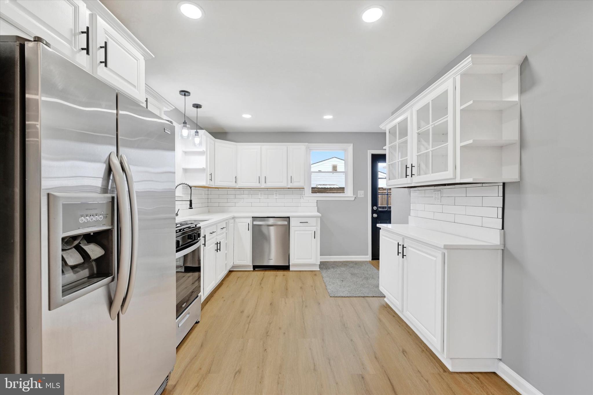 DELVALE MANOR - Residential